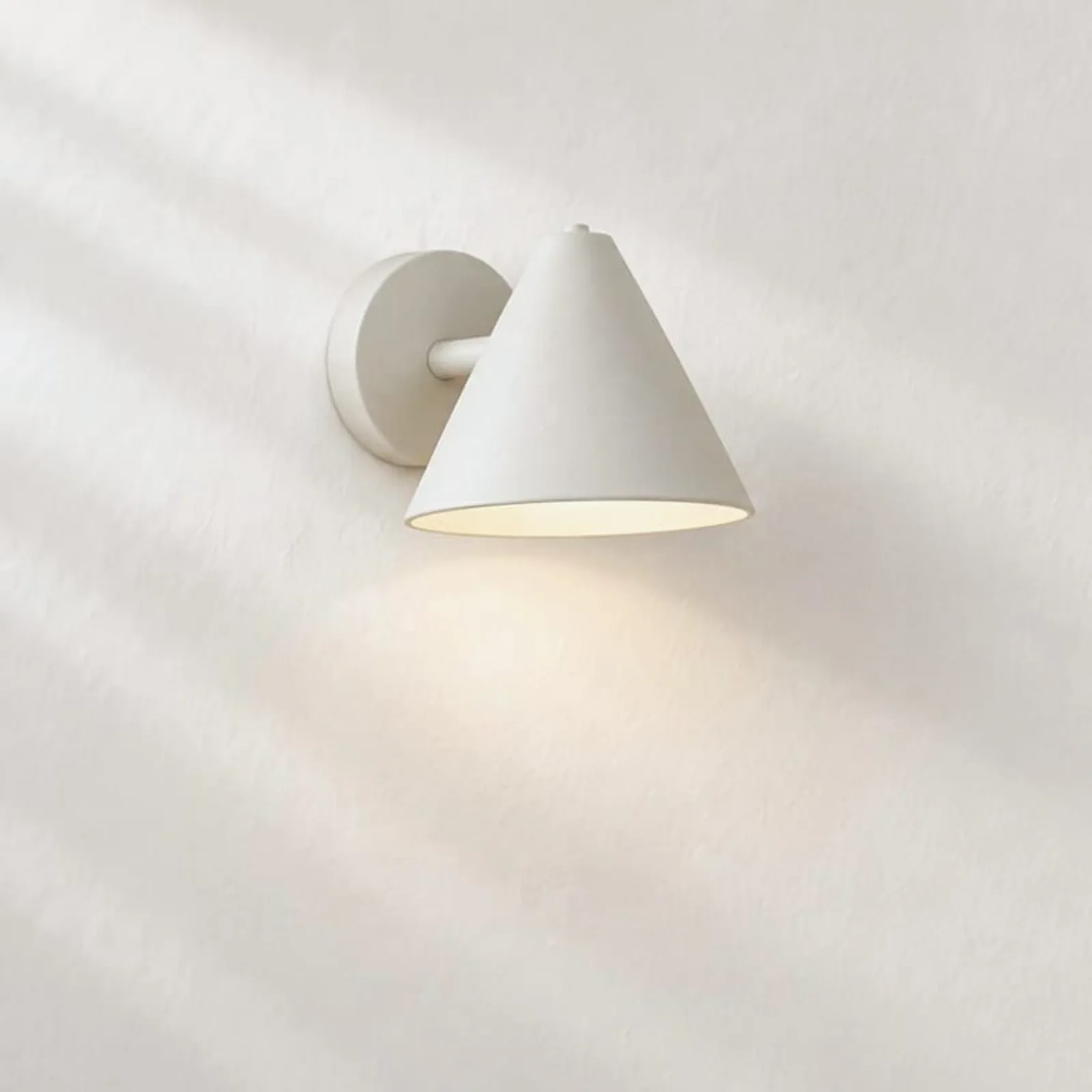 Vägglampa Lind Kritvit - miniatyr 1