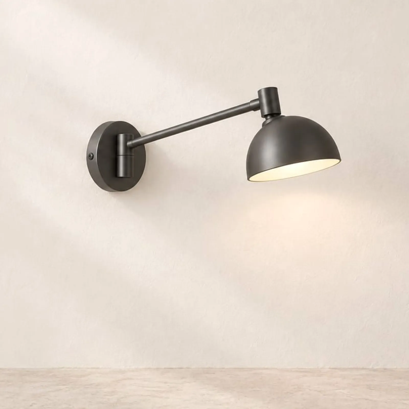 Vägglampa Kaprifol
