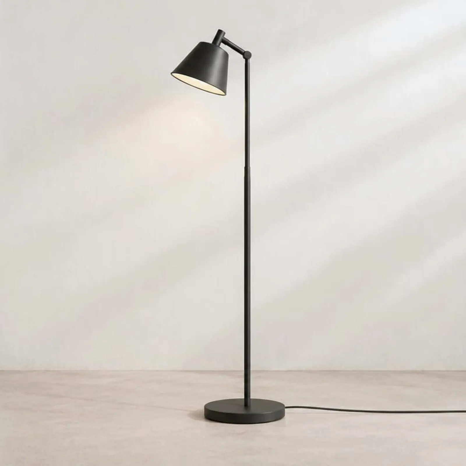Golvlampa Fjäll