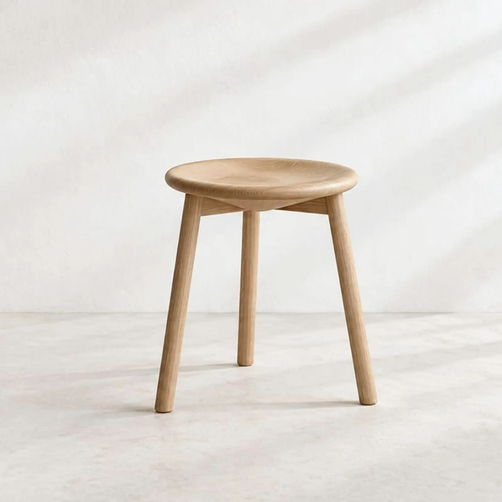 Tabouret Hampa en chêne