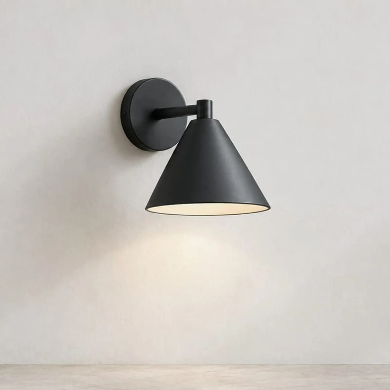 Vägglampa Viken Stål - miniatyr 1