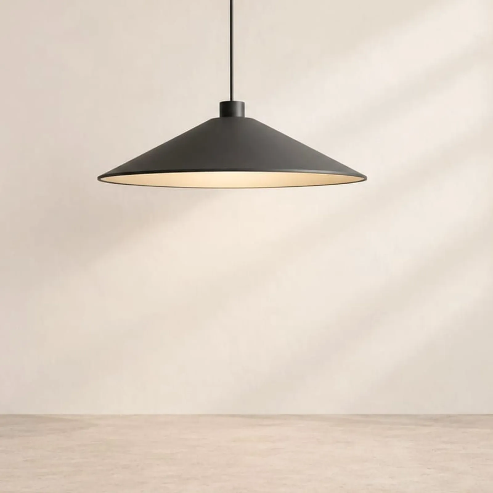 Suspension Kusten charbon - miniature 1