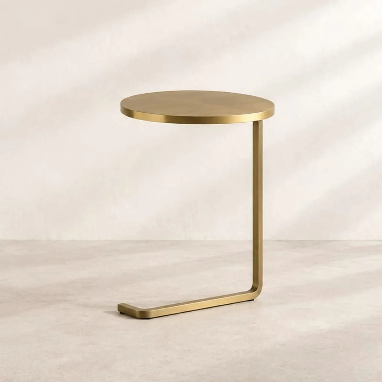 Table d’appoint Linet en laiton - miniature 1