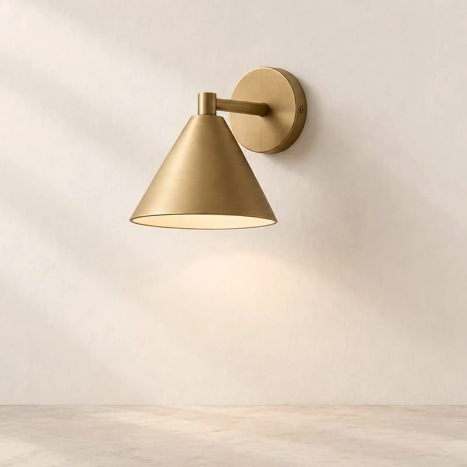 Vägglampa Alm Ockra II - miniatyr 1