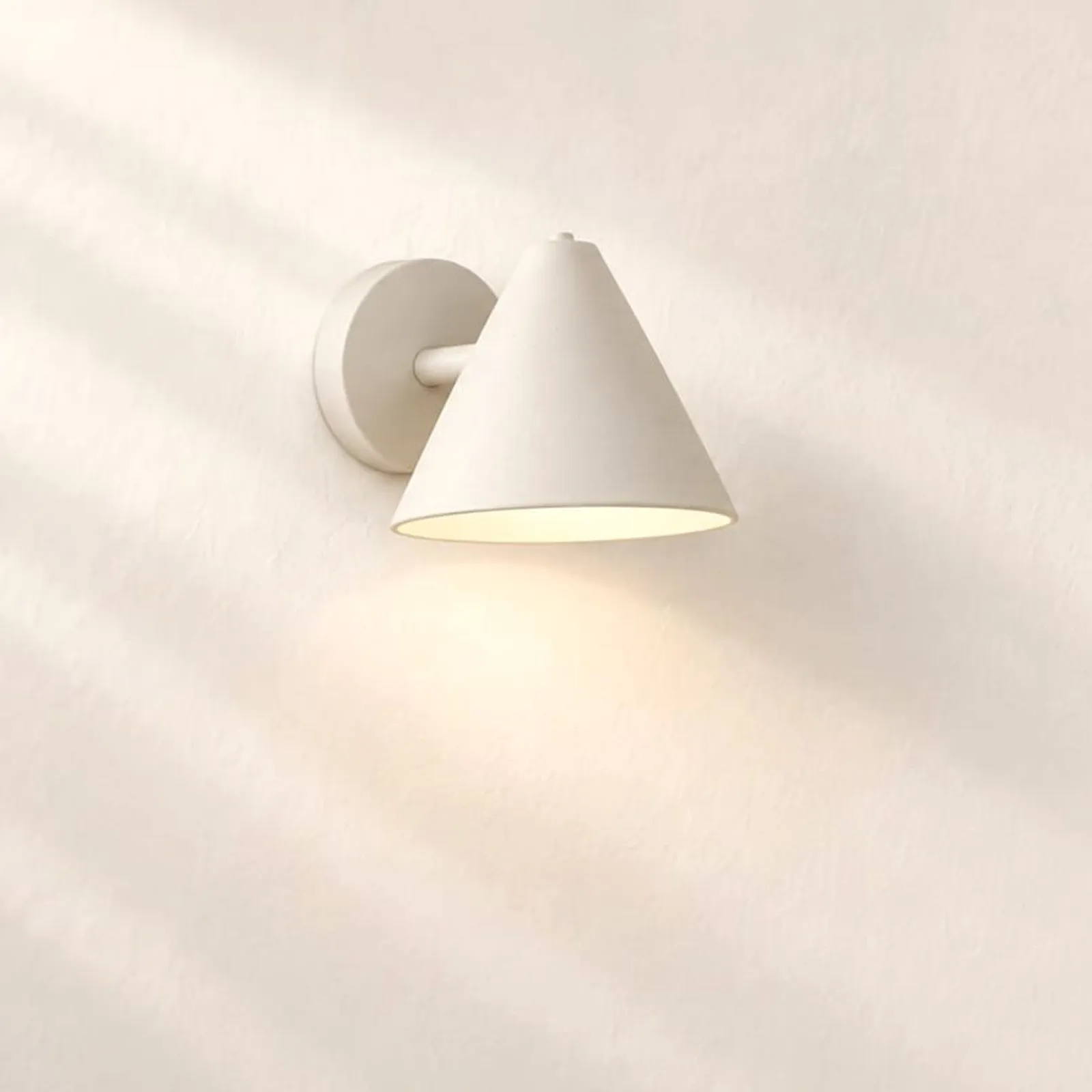 Vägglampa Korn - miniatyr 1