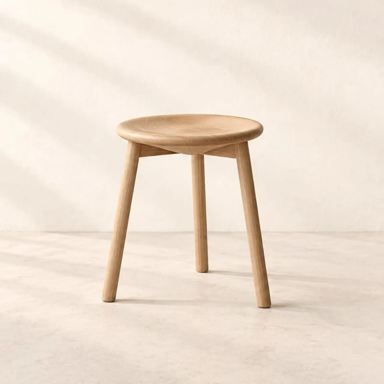 Tabouret Malört en chêne - miniature 1