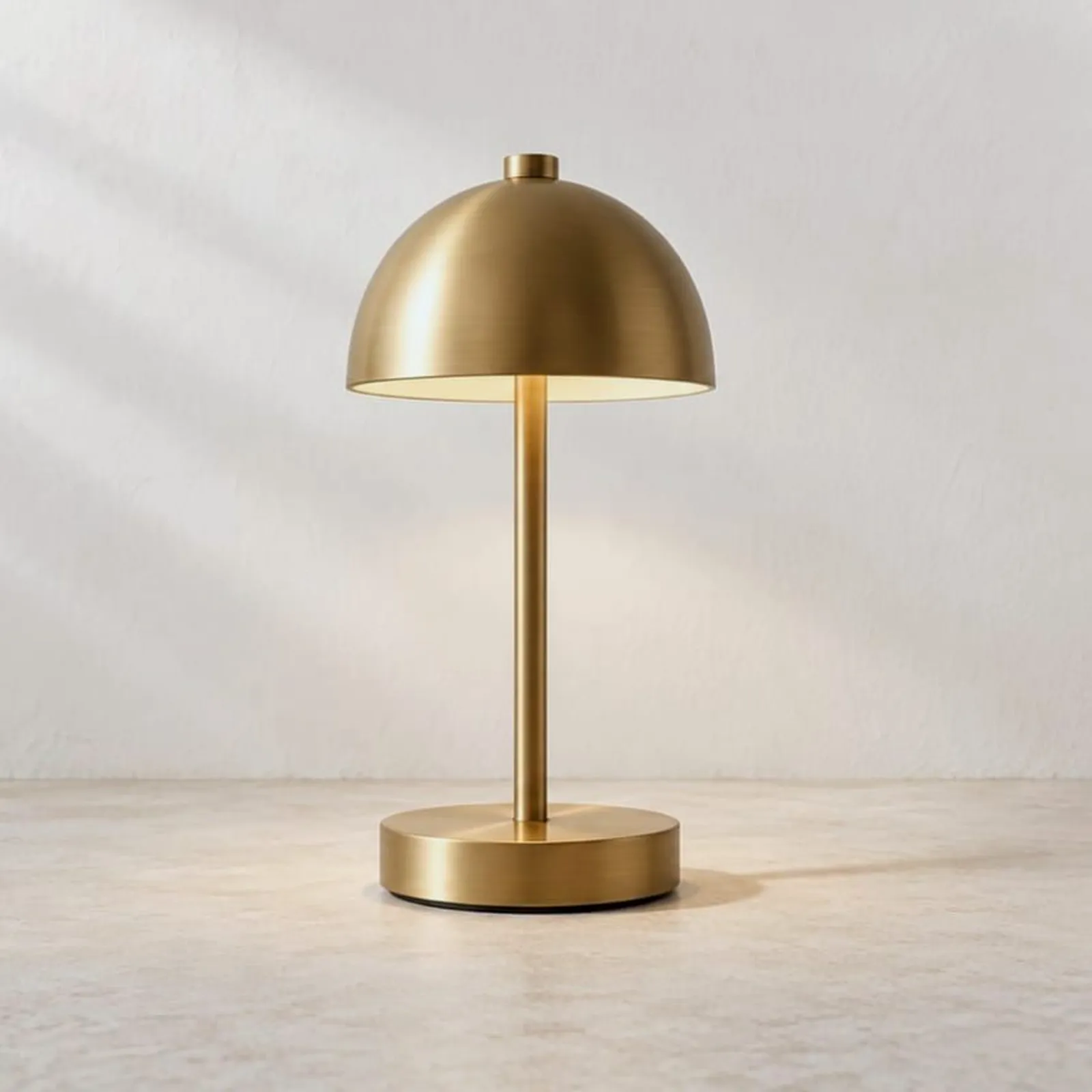 Lampe de table Kulle en laiton - miniature 1