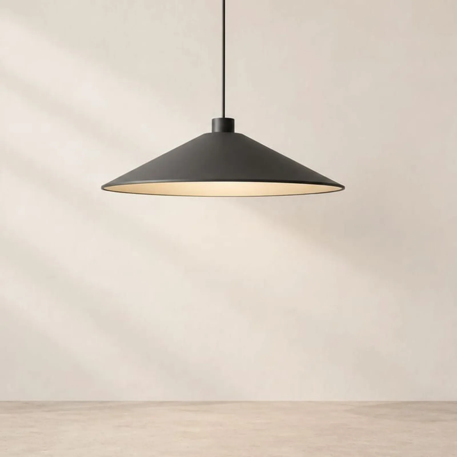 Suspension Strand charbon - miniature 1