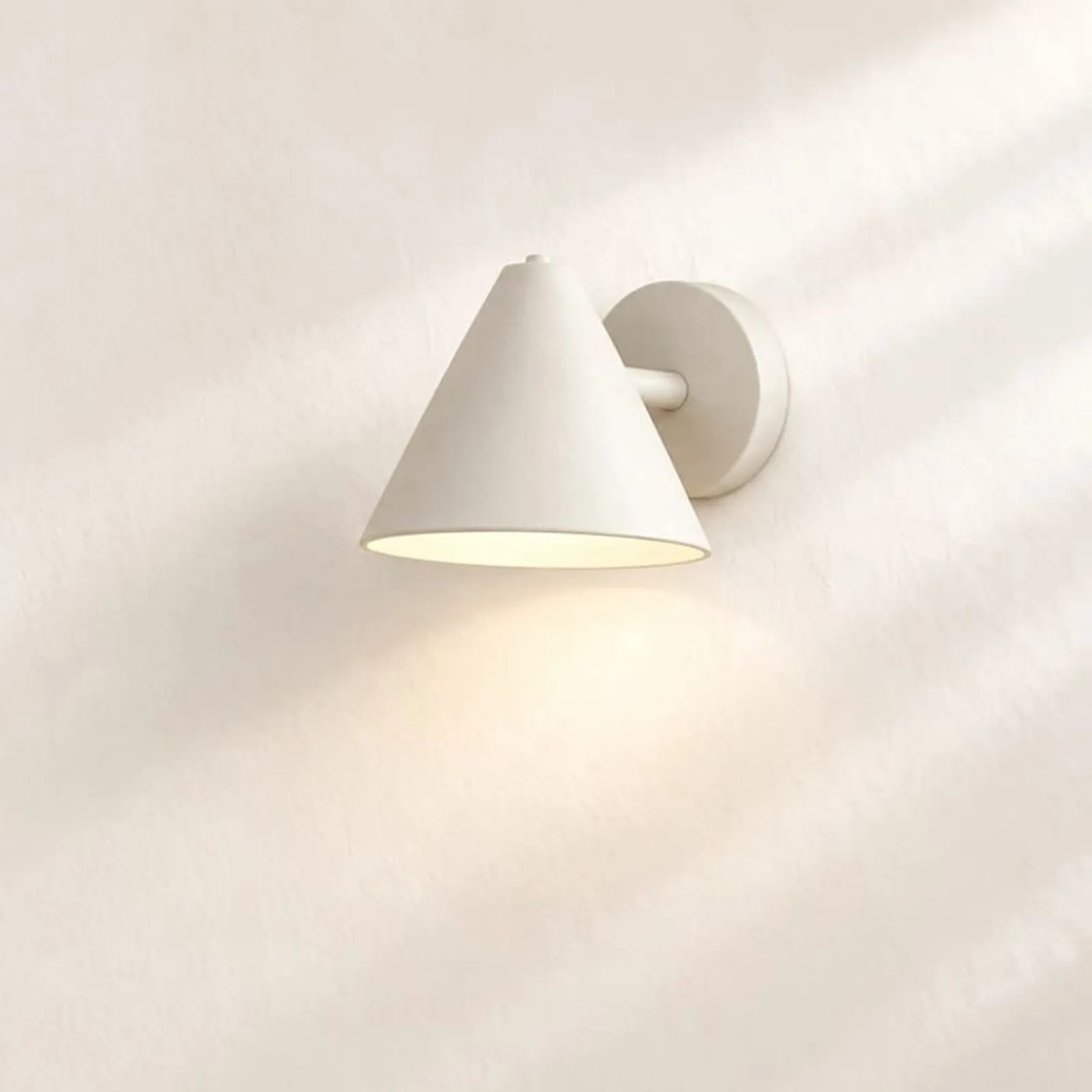 Vägglampa Alm Kritvit - miniatyr 1