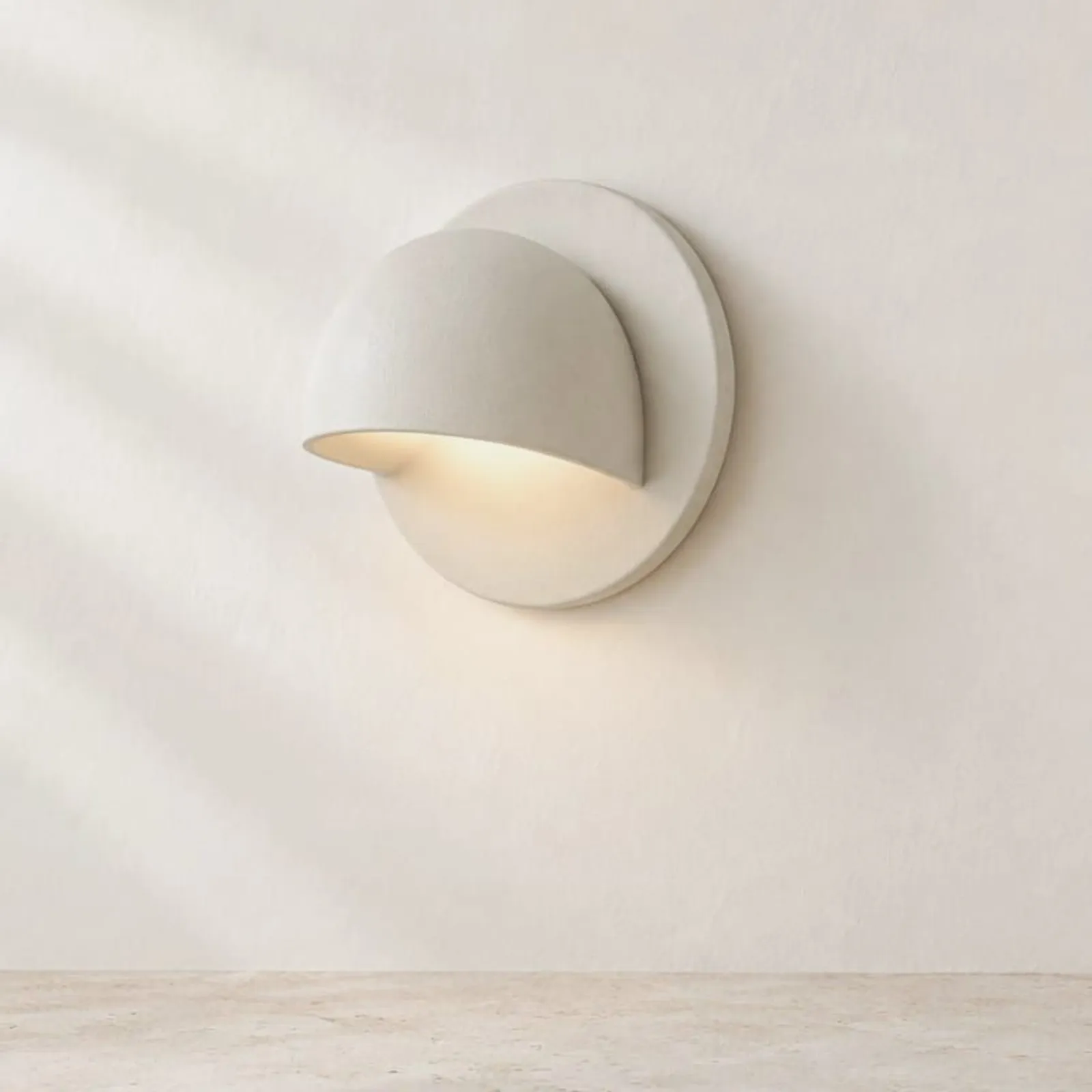 Vägglampa Tjärn Kritvit - miniatyr 1