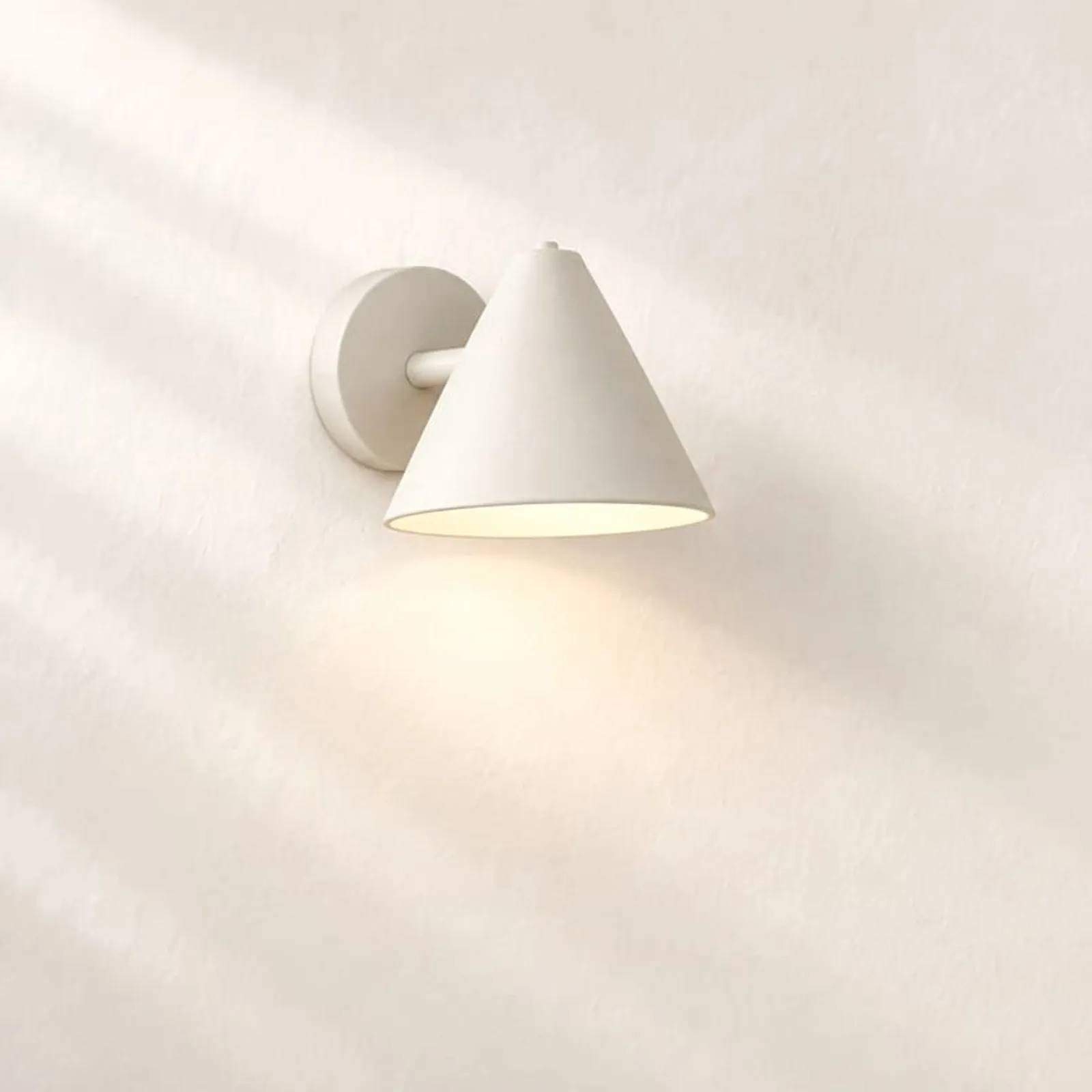 Vägglampa Lönn Kritvit - miniatyr 1