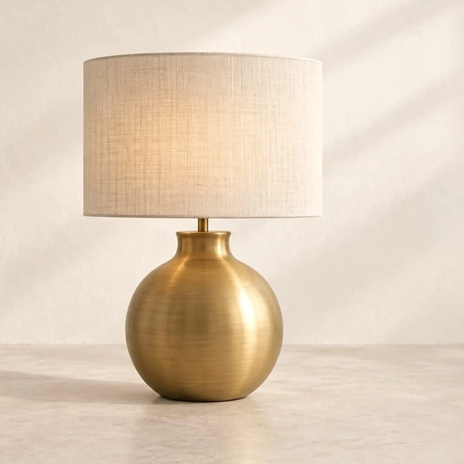 Lampe de table Ås en laiton - miniature 1