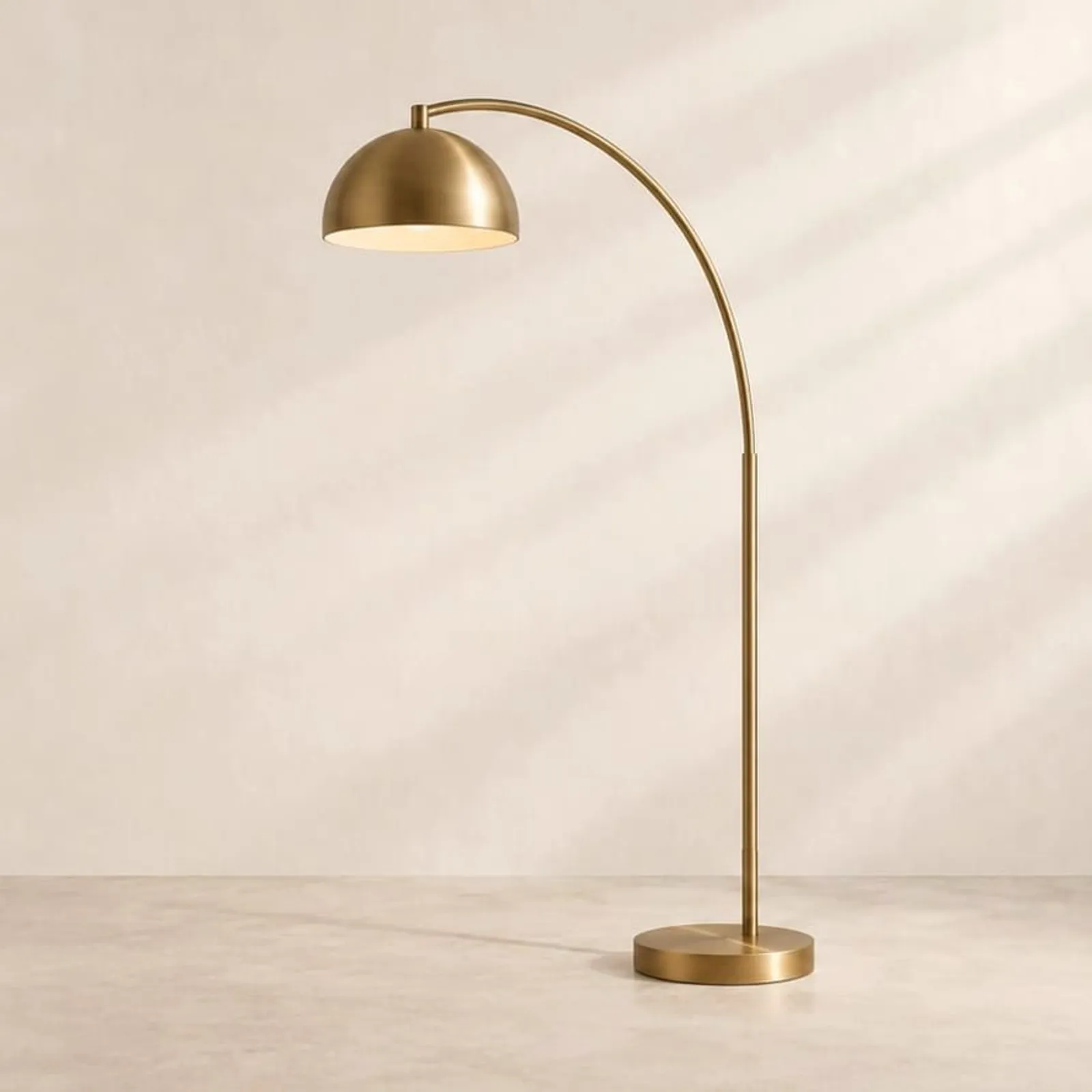 Lampadaire Malört en laiton