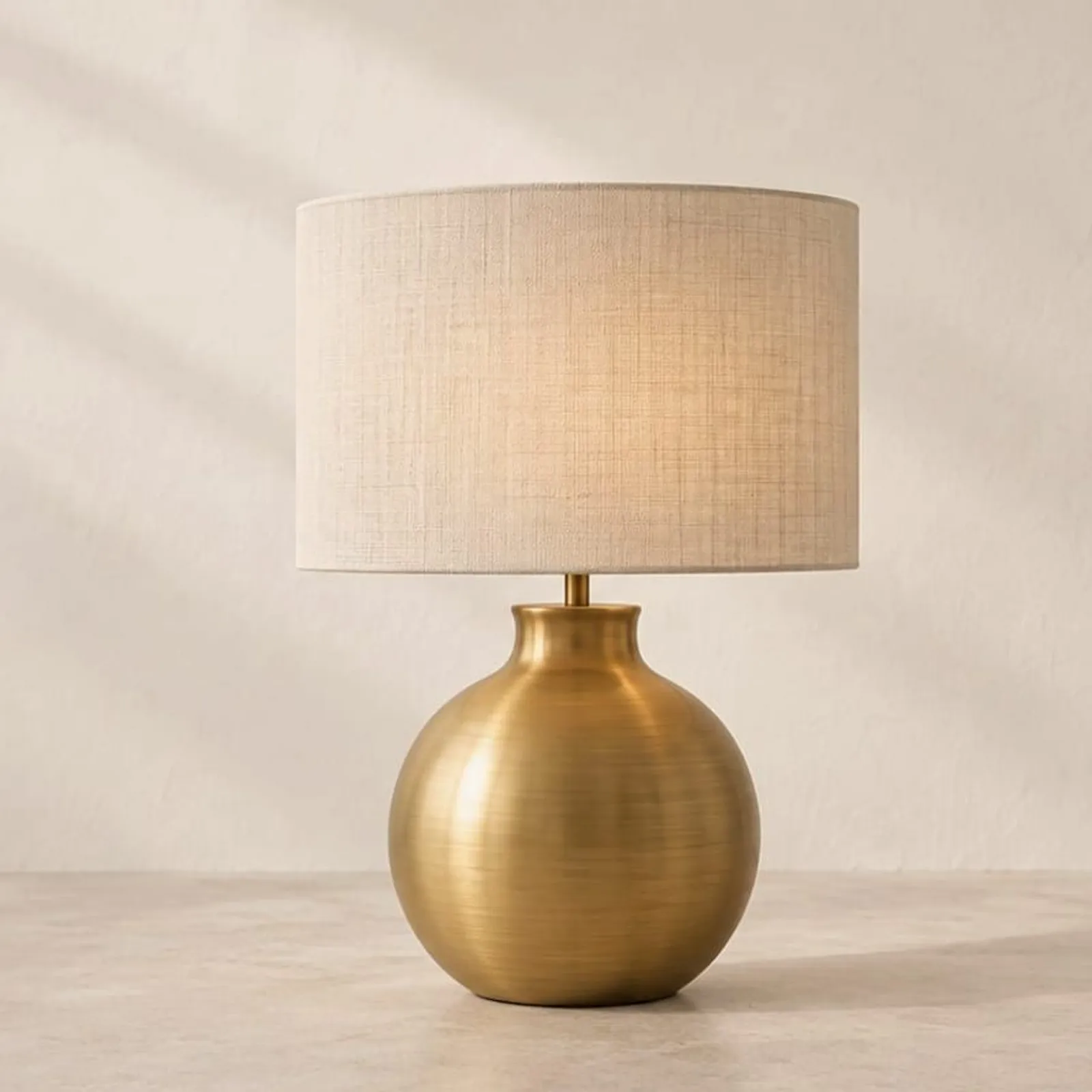 Lampe de table Hedern en laiton