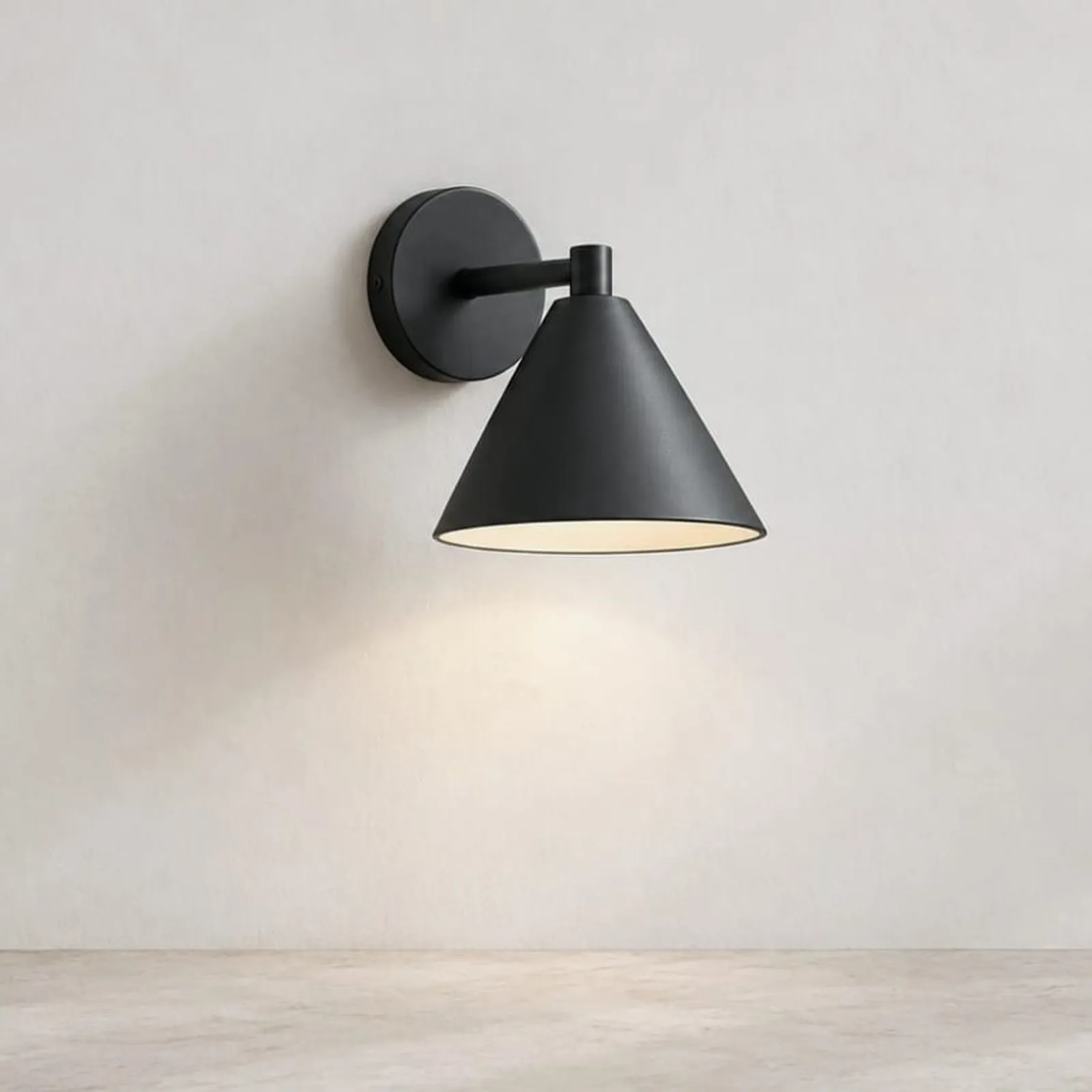 Vägglampa Lind Stål - miniatyr 1