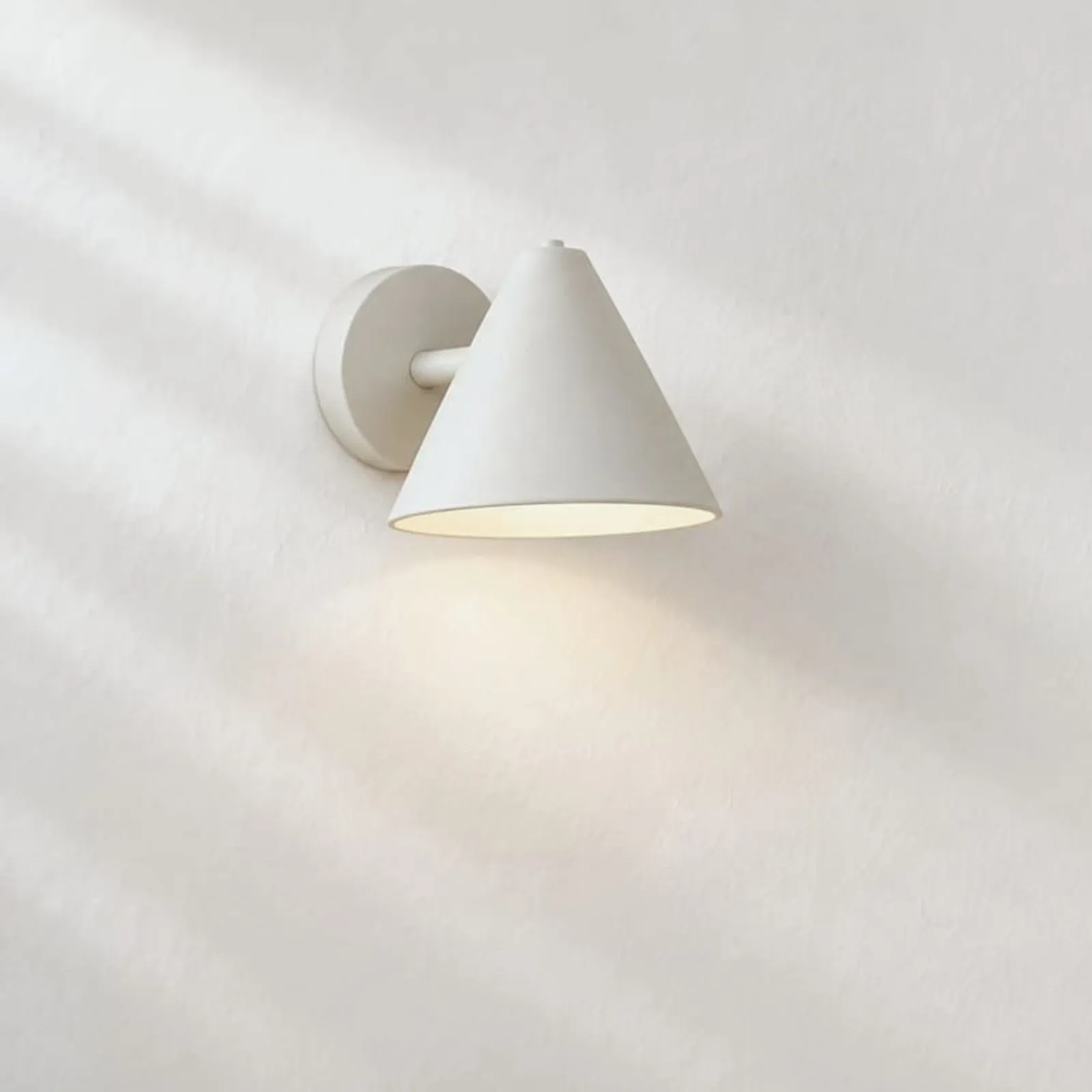 Vägglampa Lind - miniatyr 1