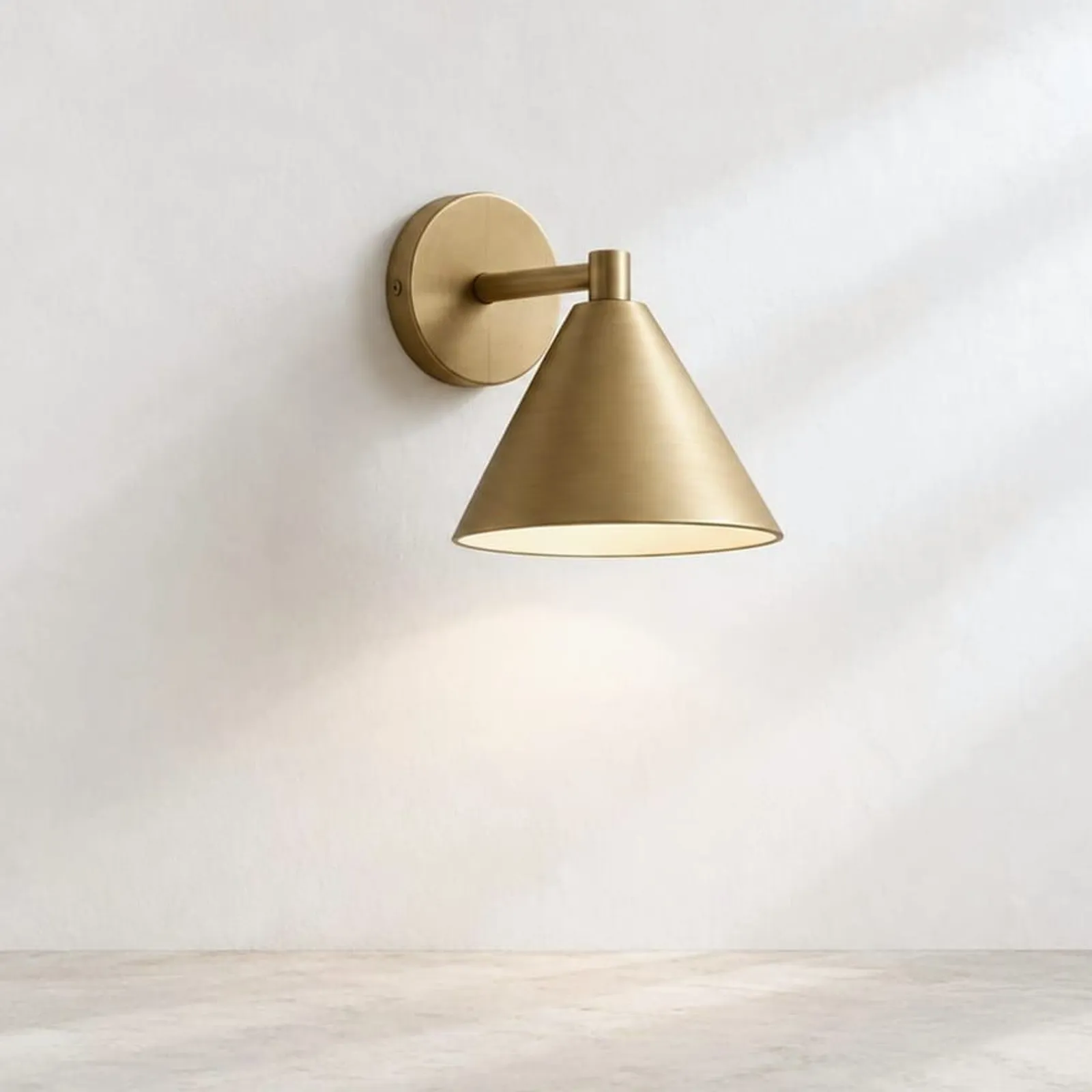 Vägglampa Ull