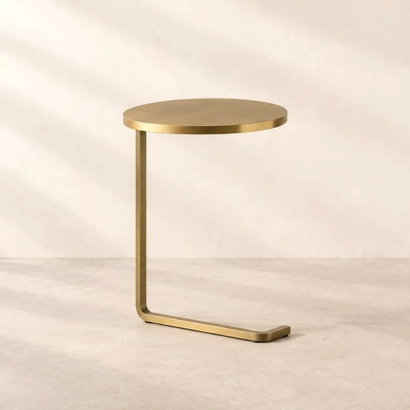 Table d’appoint Näset en laiton - miniature 1
