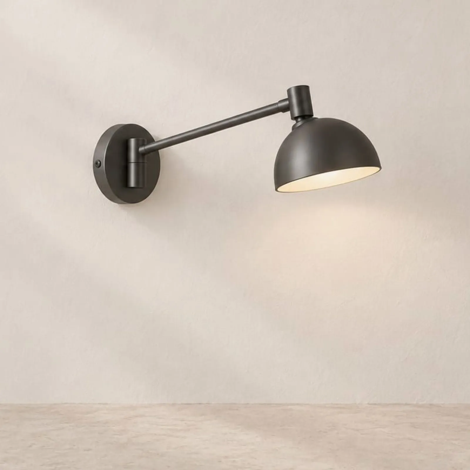 Vägglampa Vall Kol - miniatyr 1