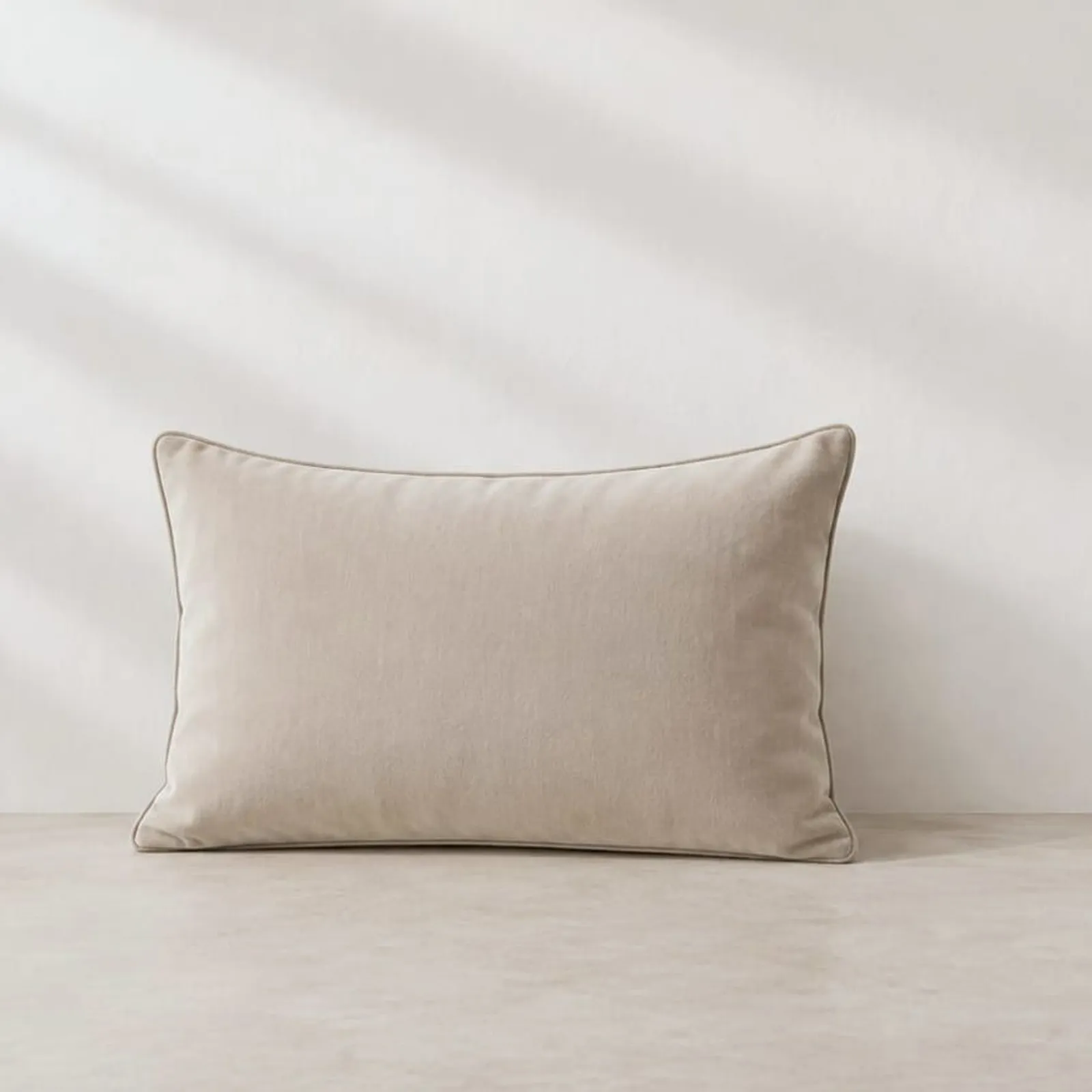 Coussin Öland en velours - miniature 1