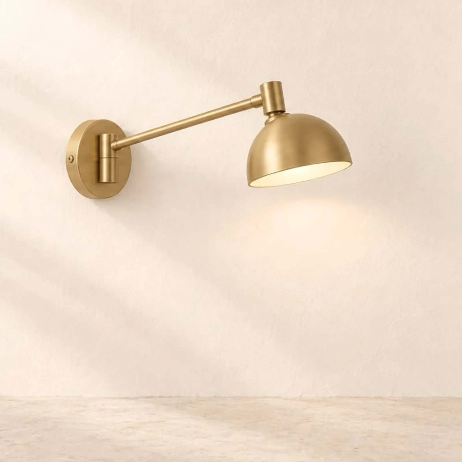 Vägglampa Ö
