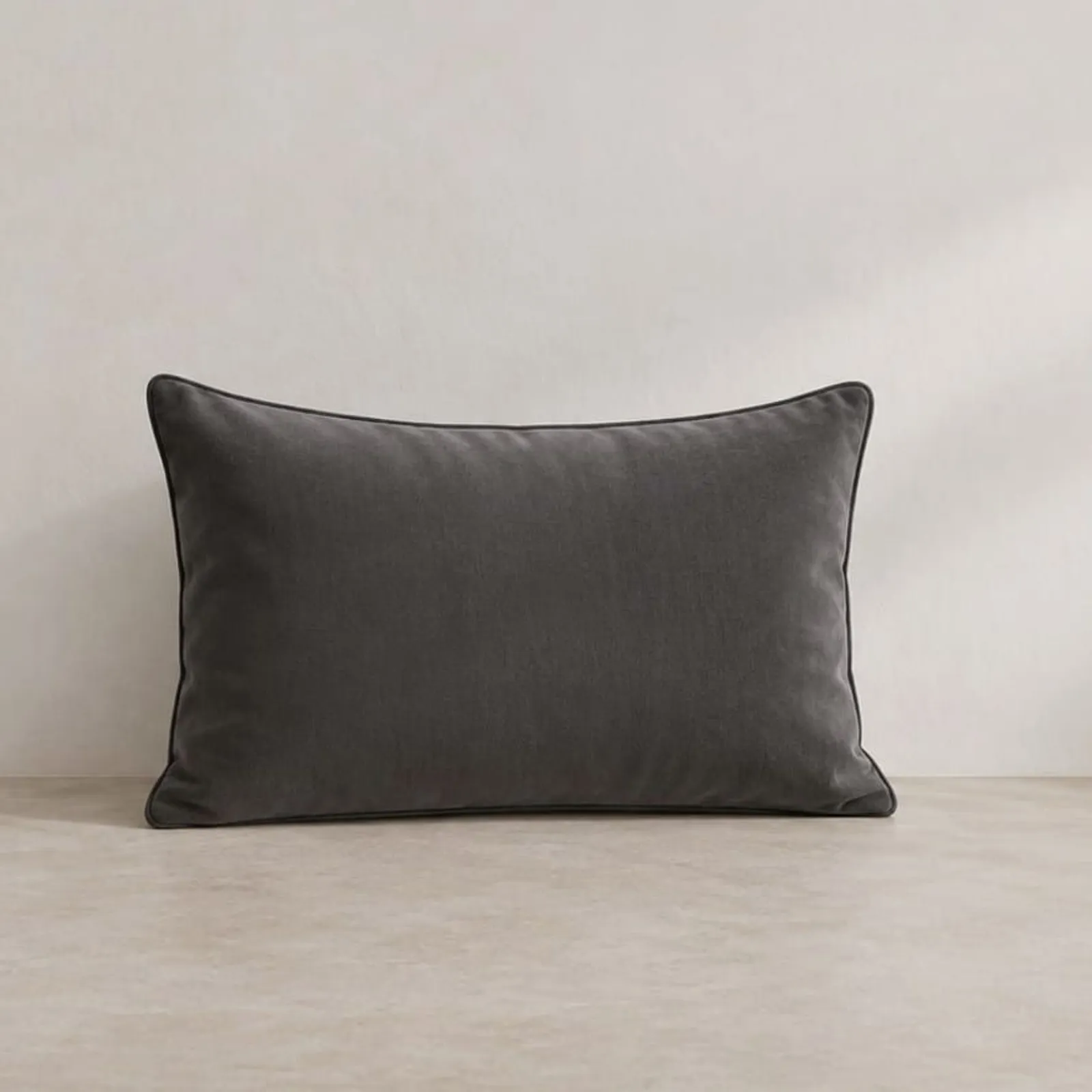 Coussin Tall prune - miniature 3