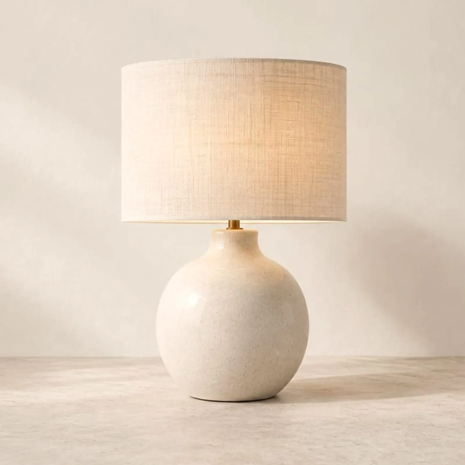 Bordslampa Rönn Kritvit - miniatyr 1