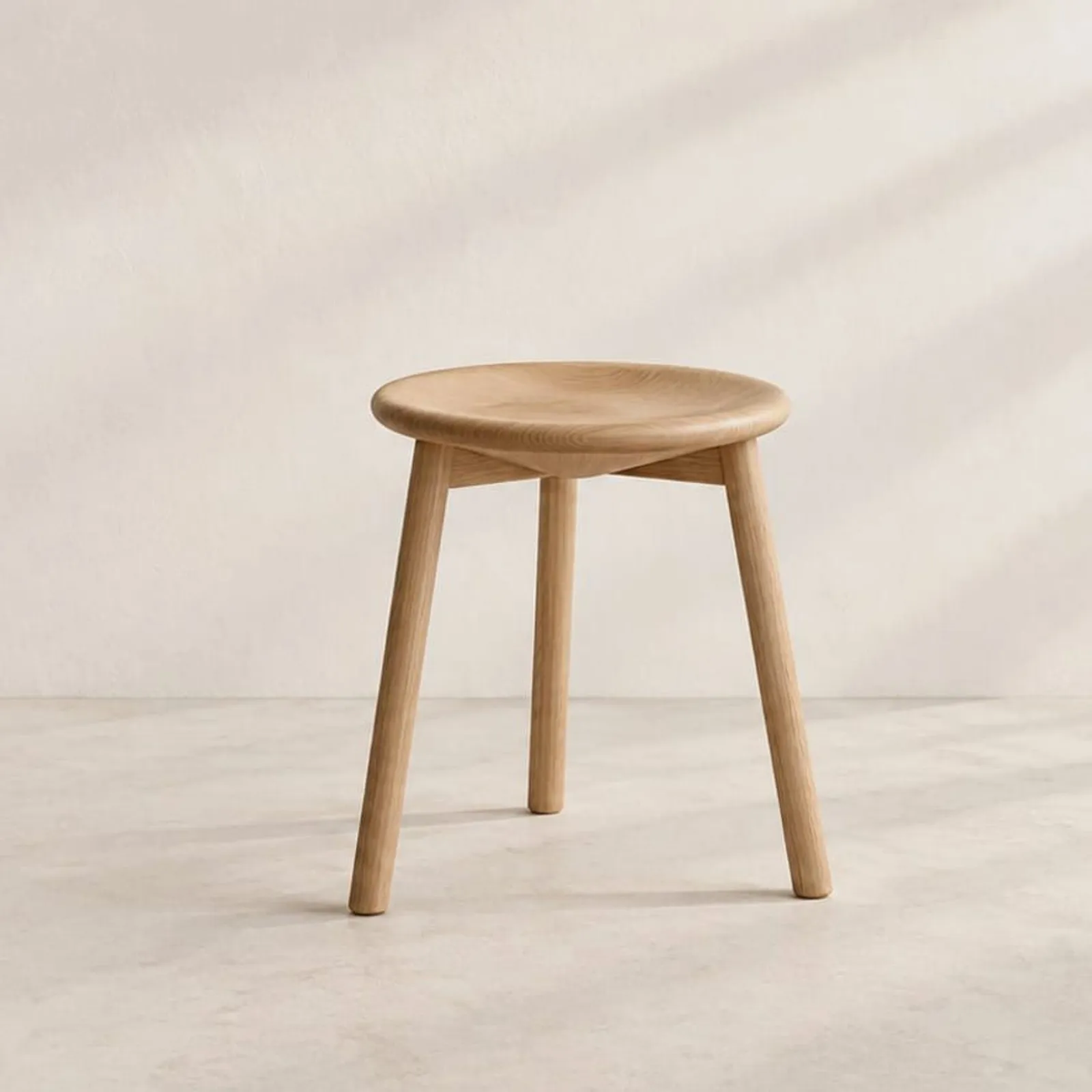 Tabouret Nypon en chêne