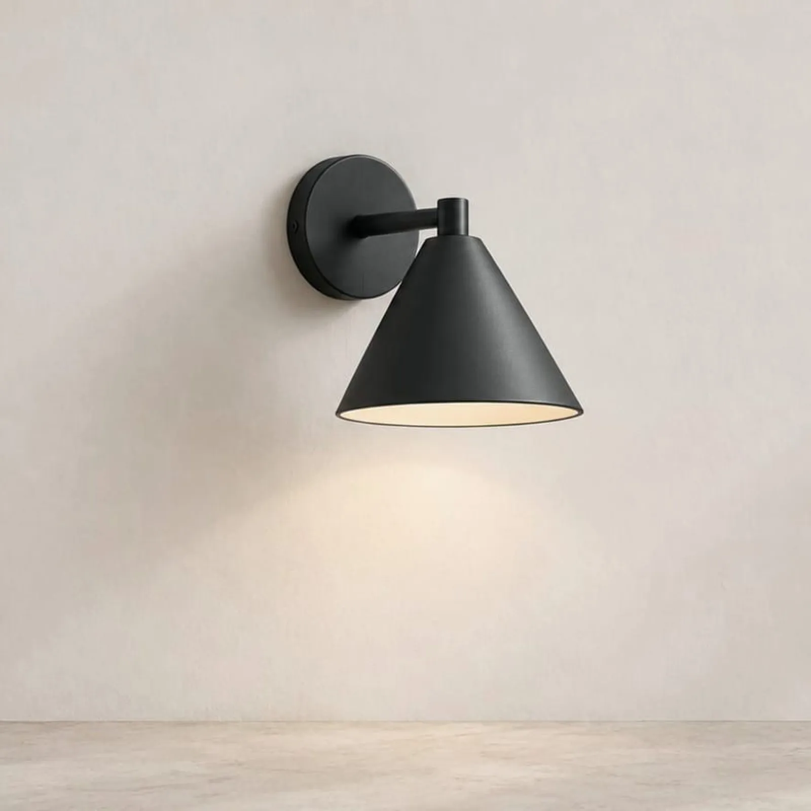 Vägglampa Gran Kol - miniatyr 1