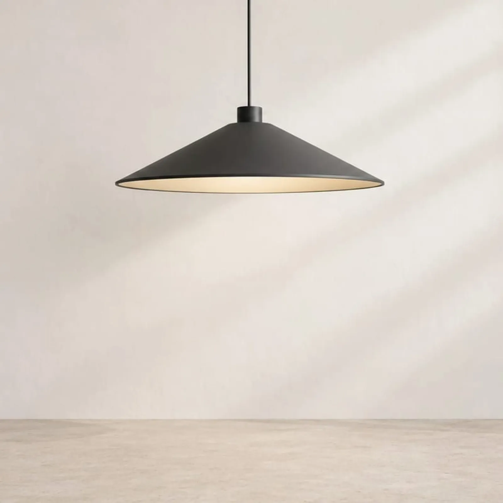 Suspension Strand charbon II - miniature 1