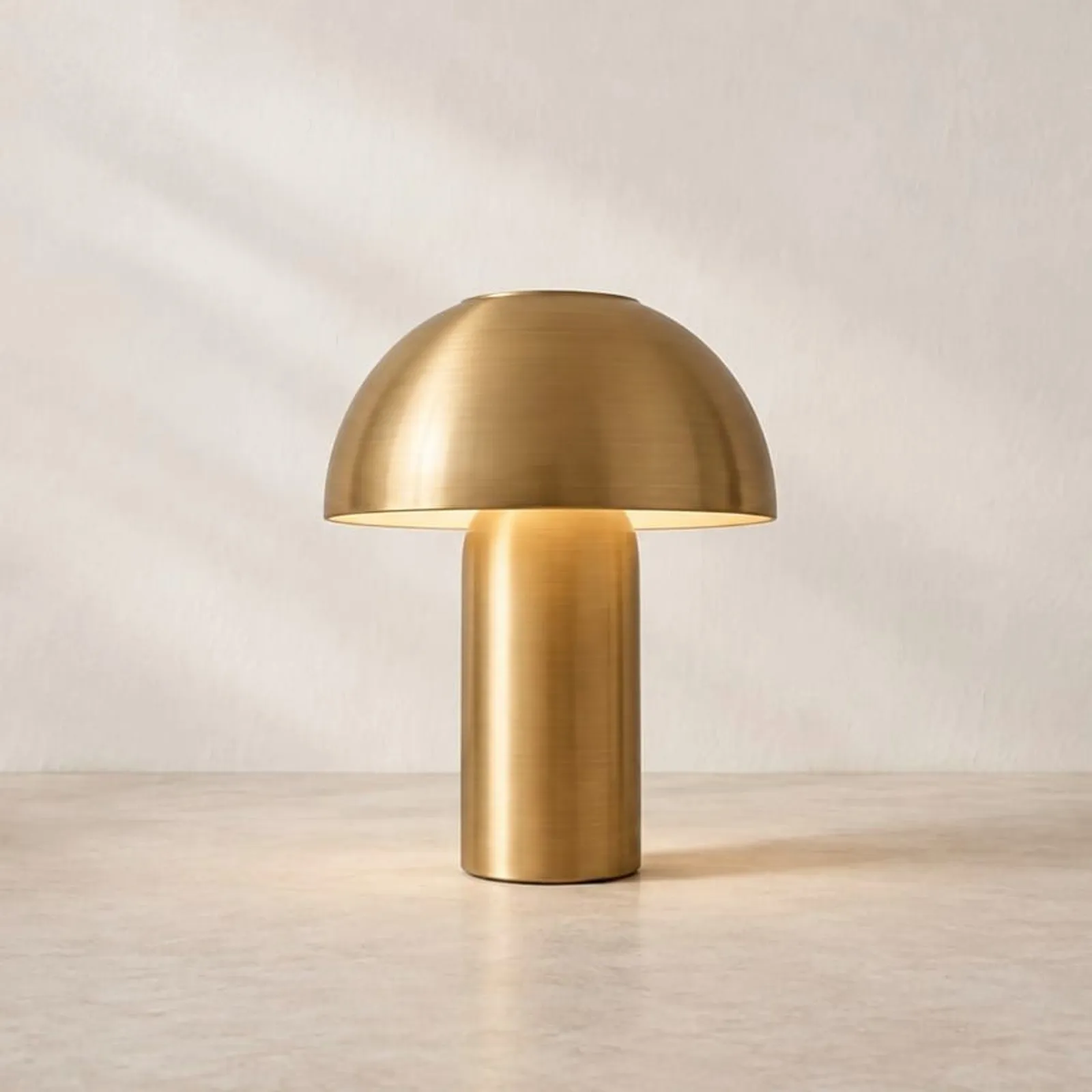 Lampe de table Vall en laiton - miniature 1