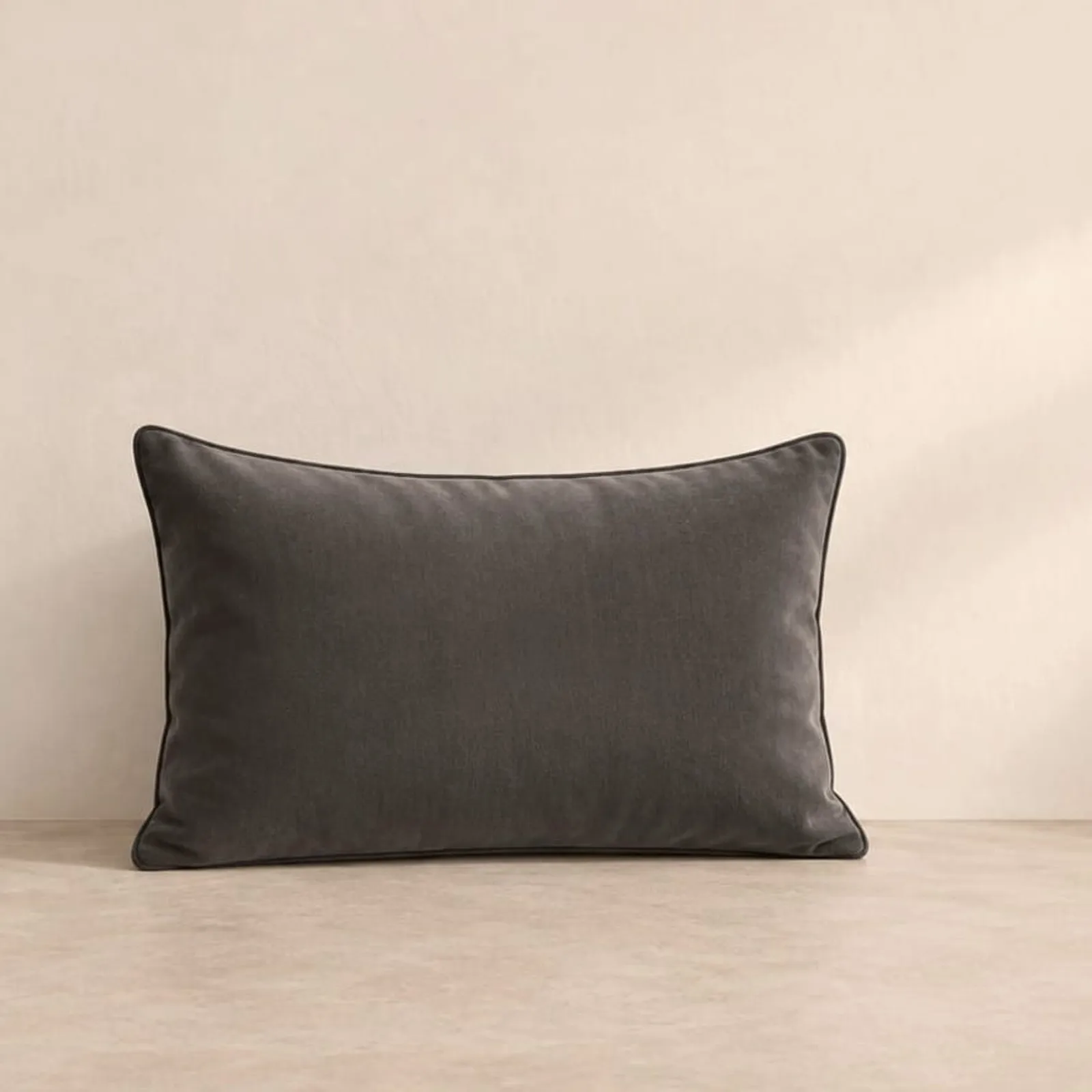 Coussin Enen charbon VI