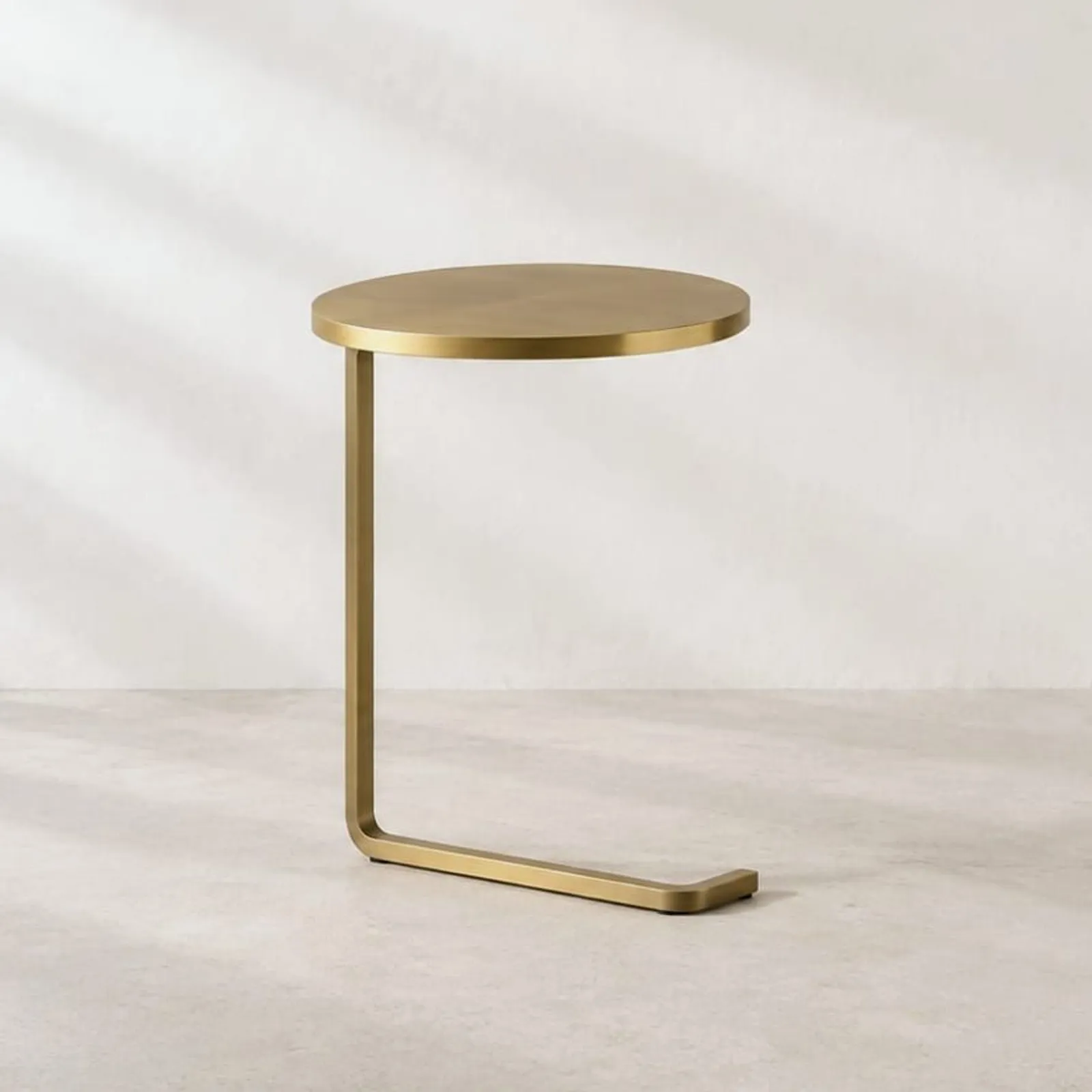 Table d’appoint Linet ocre - miniature 1