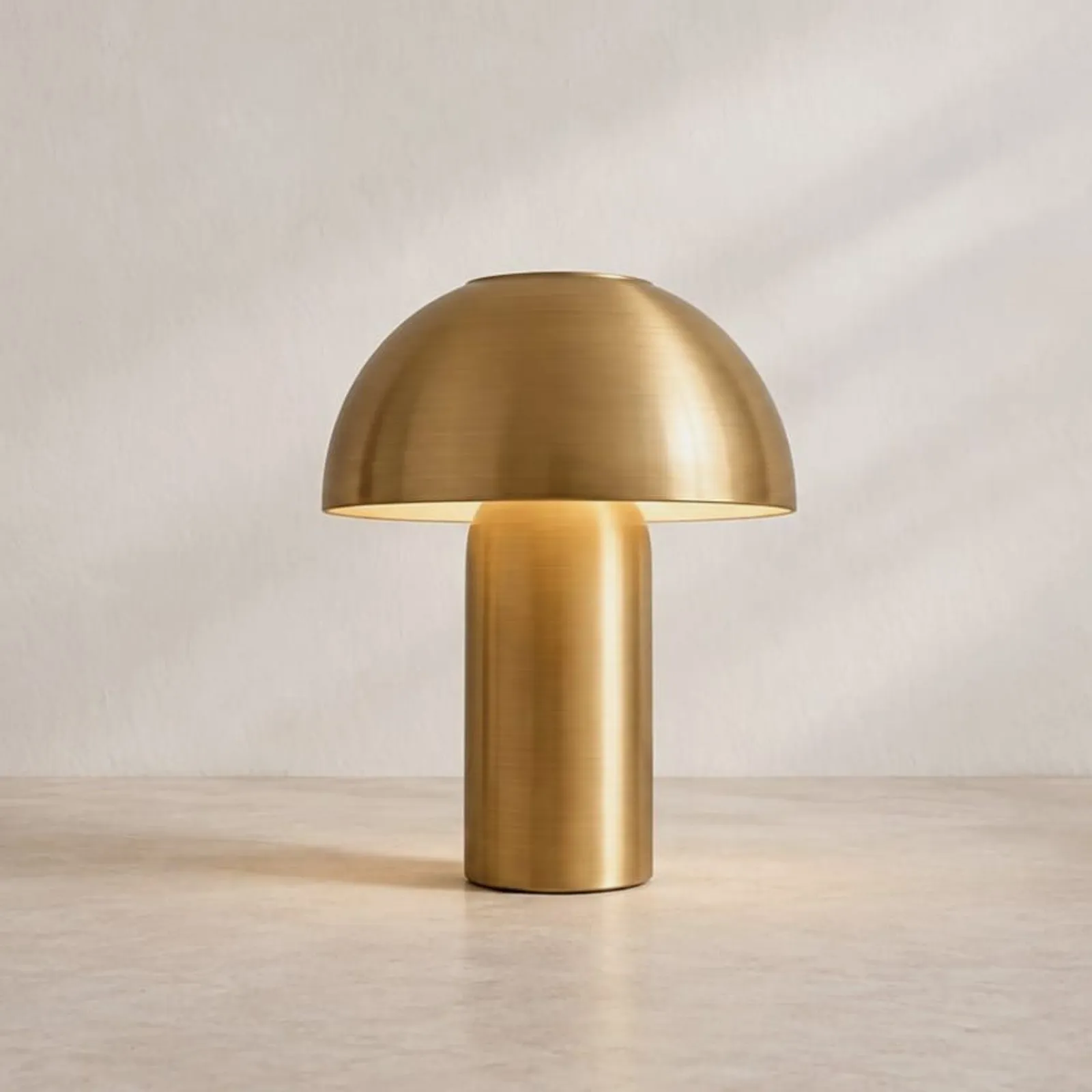Lampe de table Fläder en laiton