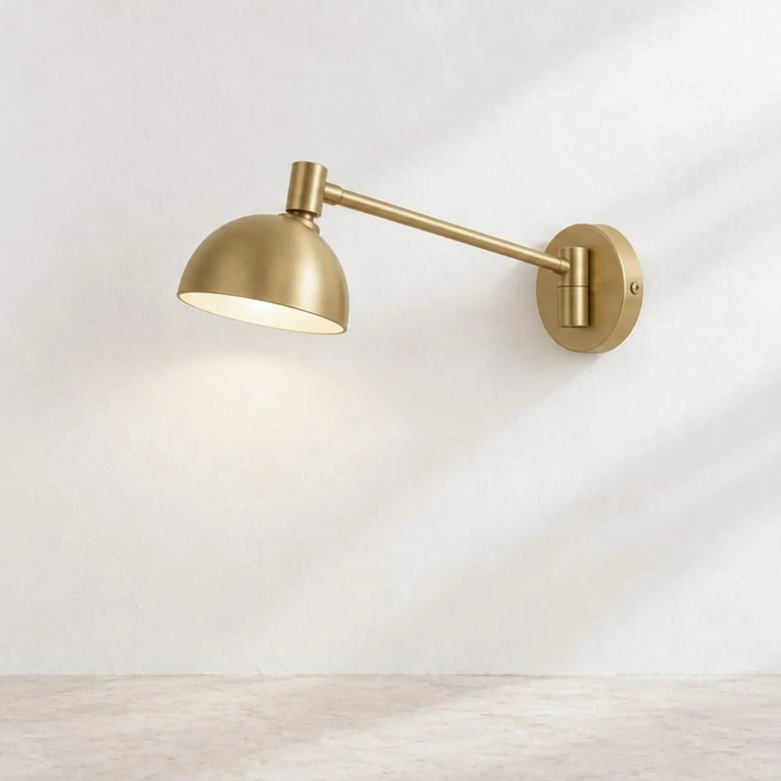 Vägglampa Ö Mässing - miniatyr 1