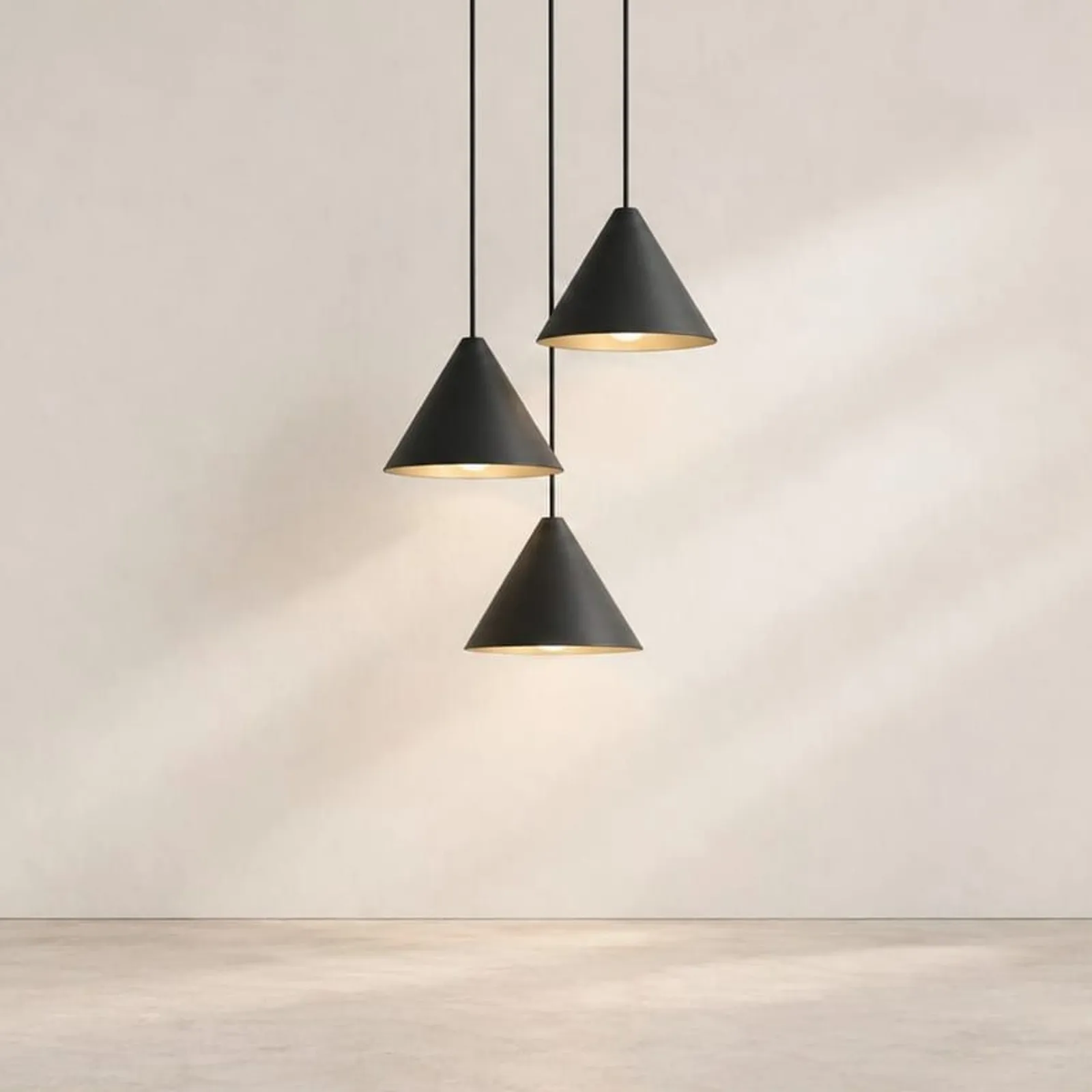 Suspension Humle charbon III