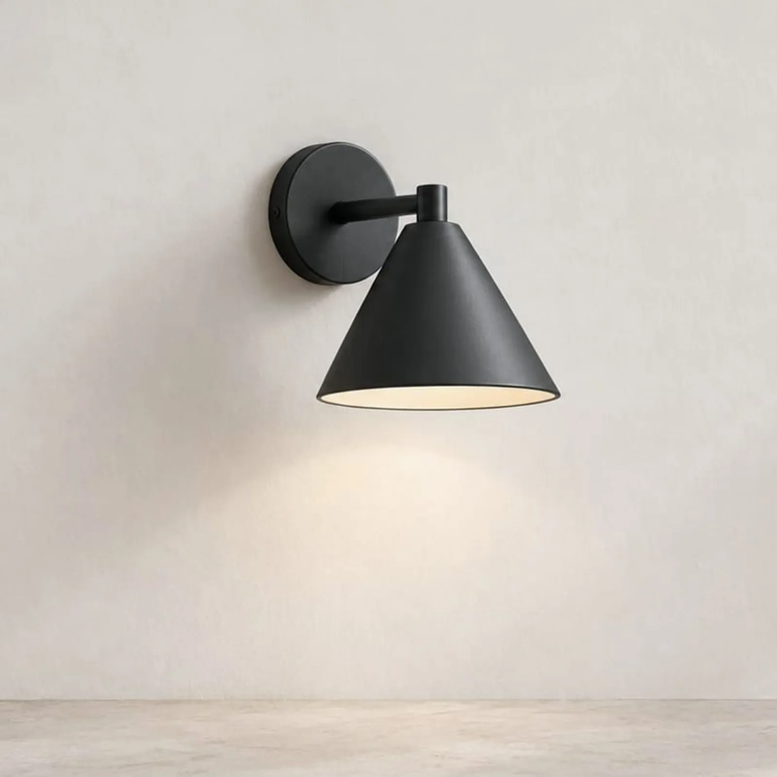 Vägglampa Viken Kol - miniatyr 1