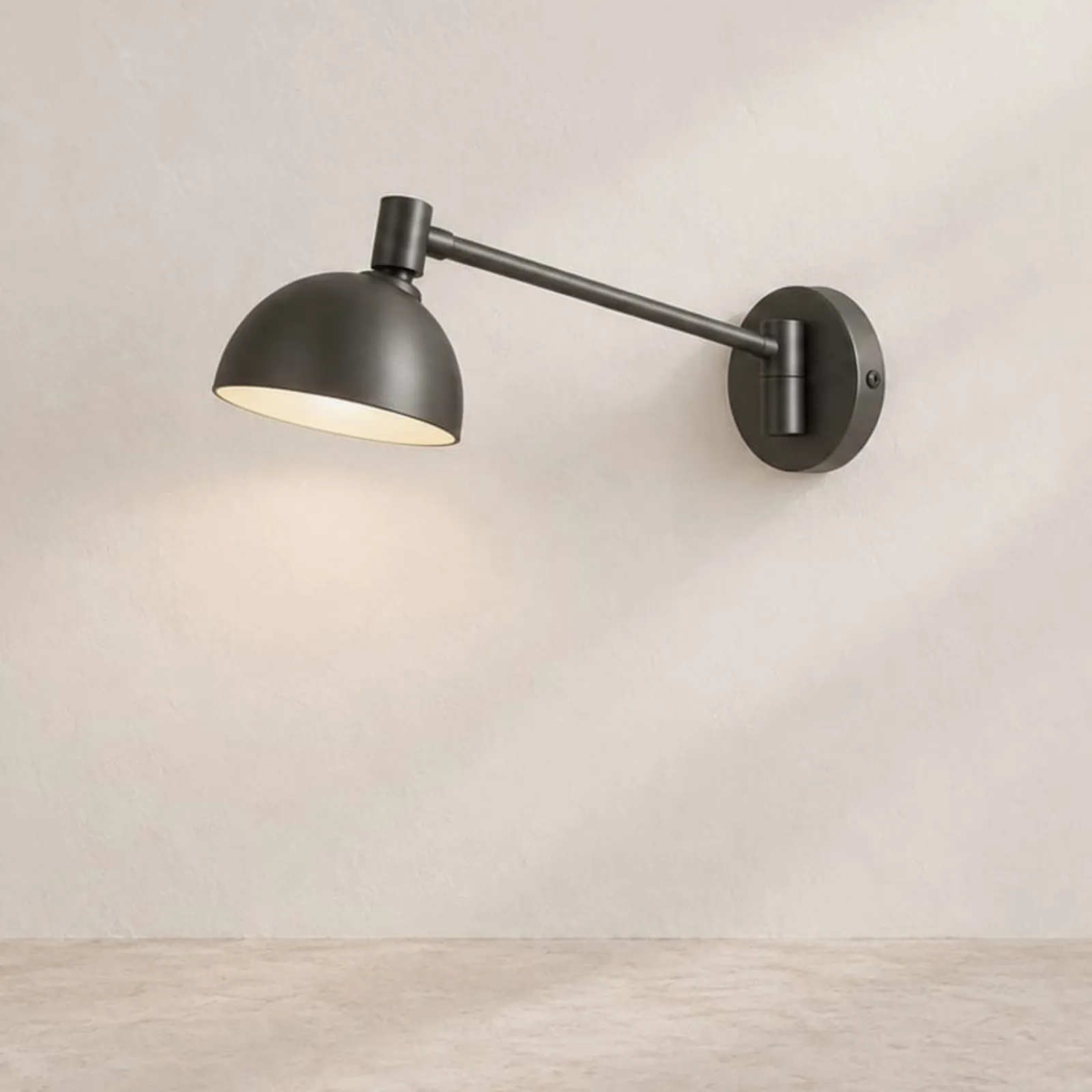 Vägglampa Rönn Kol III - bild 1