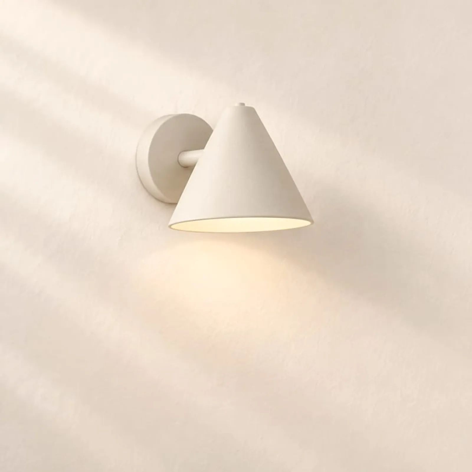 Vägglampa Ull Kritvit - bild 1