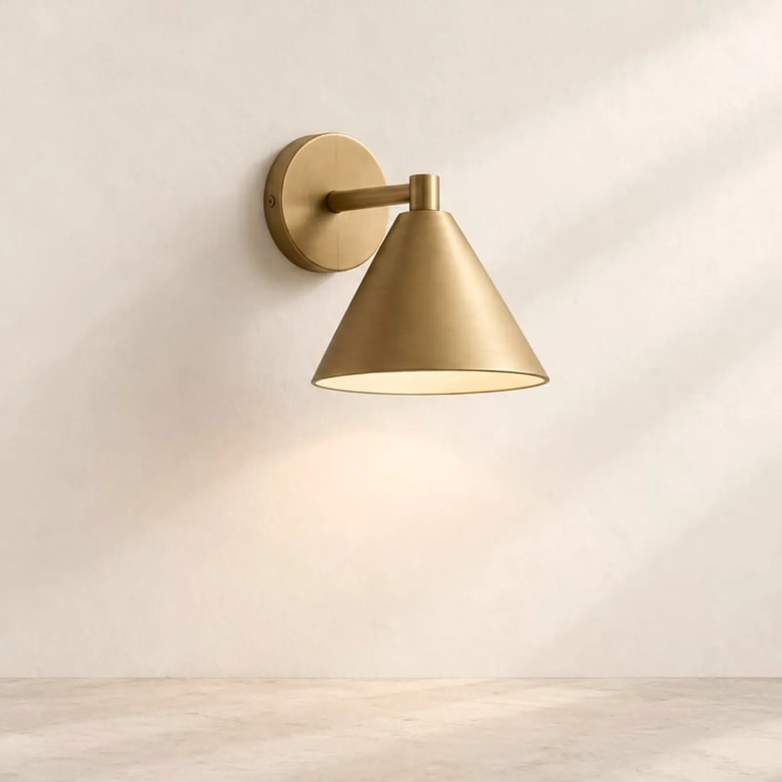 Vägglampa Näs Mässing - bild 1