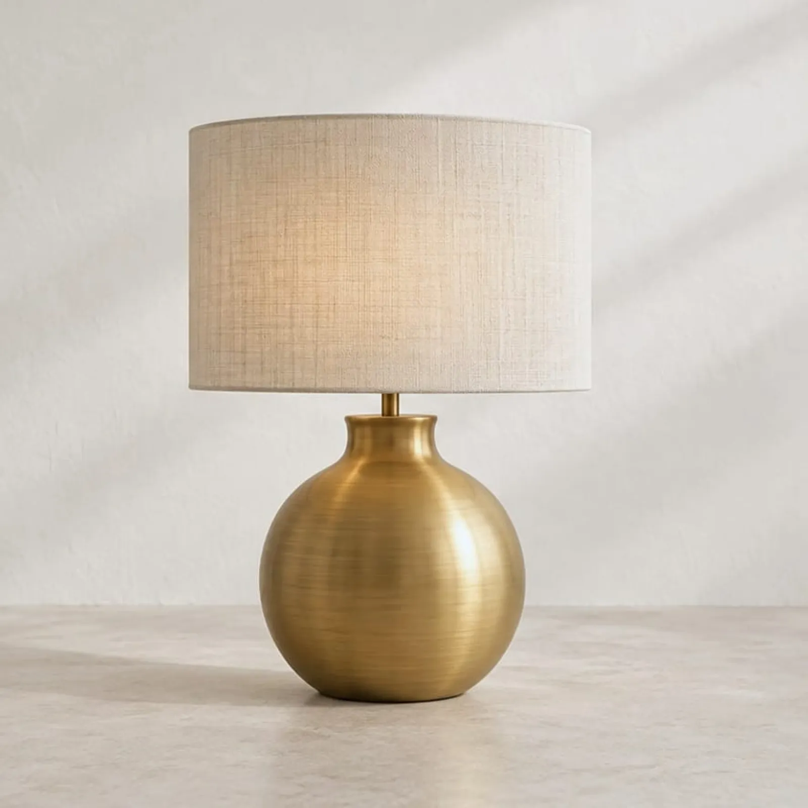 Bordslampa Salvia Mässing - bild 1
