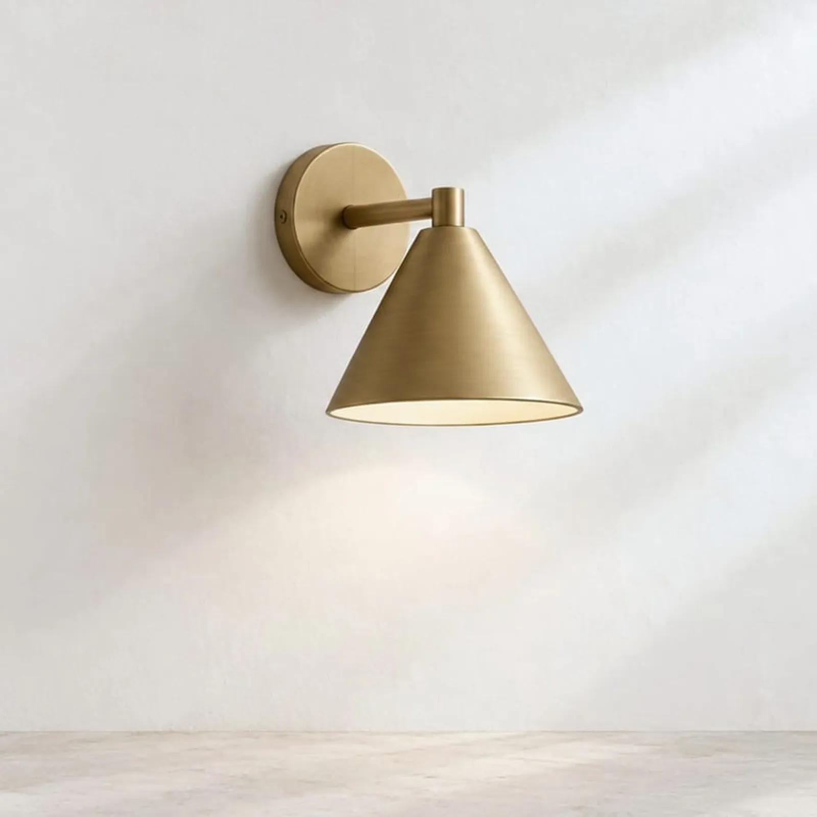 Vägglampa Viken Mässing - bild 1