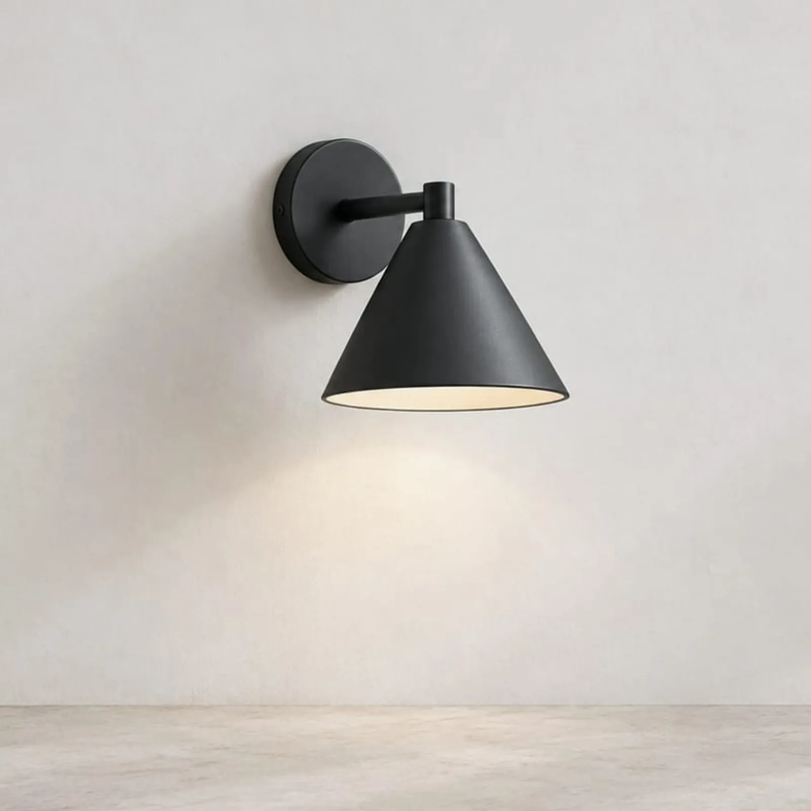 Vägglampa Lind Stål - bild 1