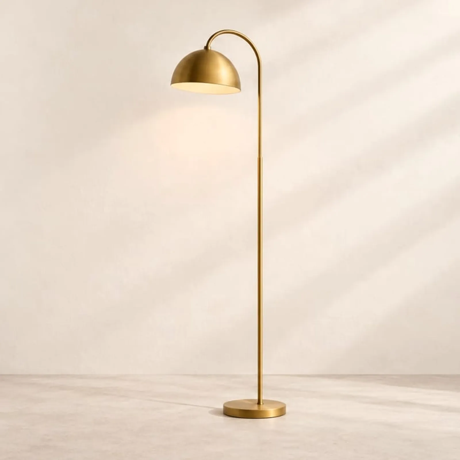 Golvlampa Rönn Mässing - bild 1