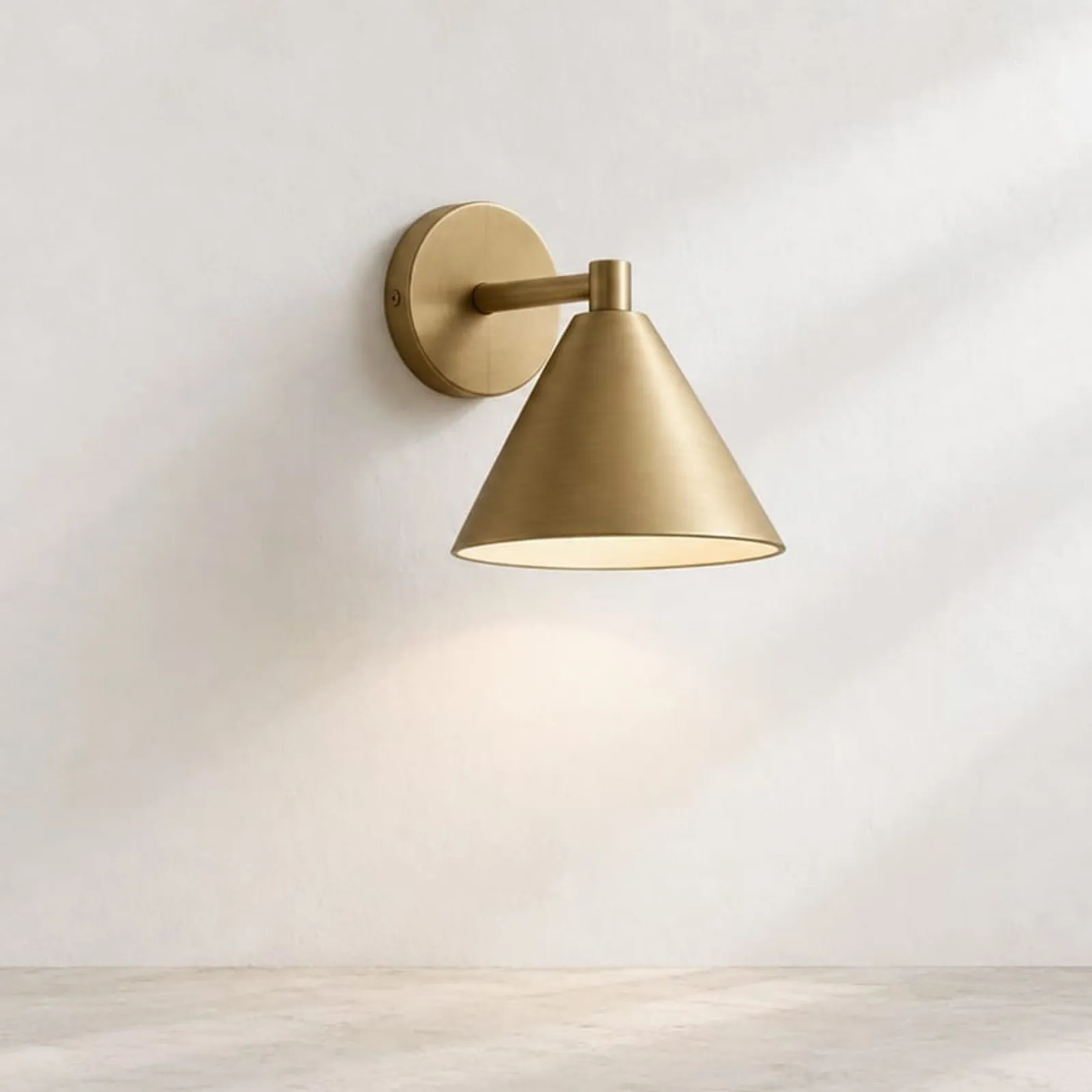 Vägglampa Kvarn Mässing - bild 1