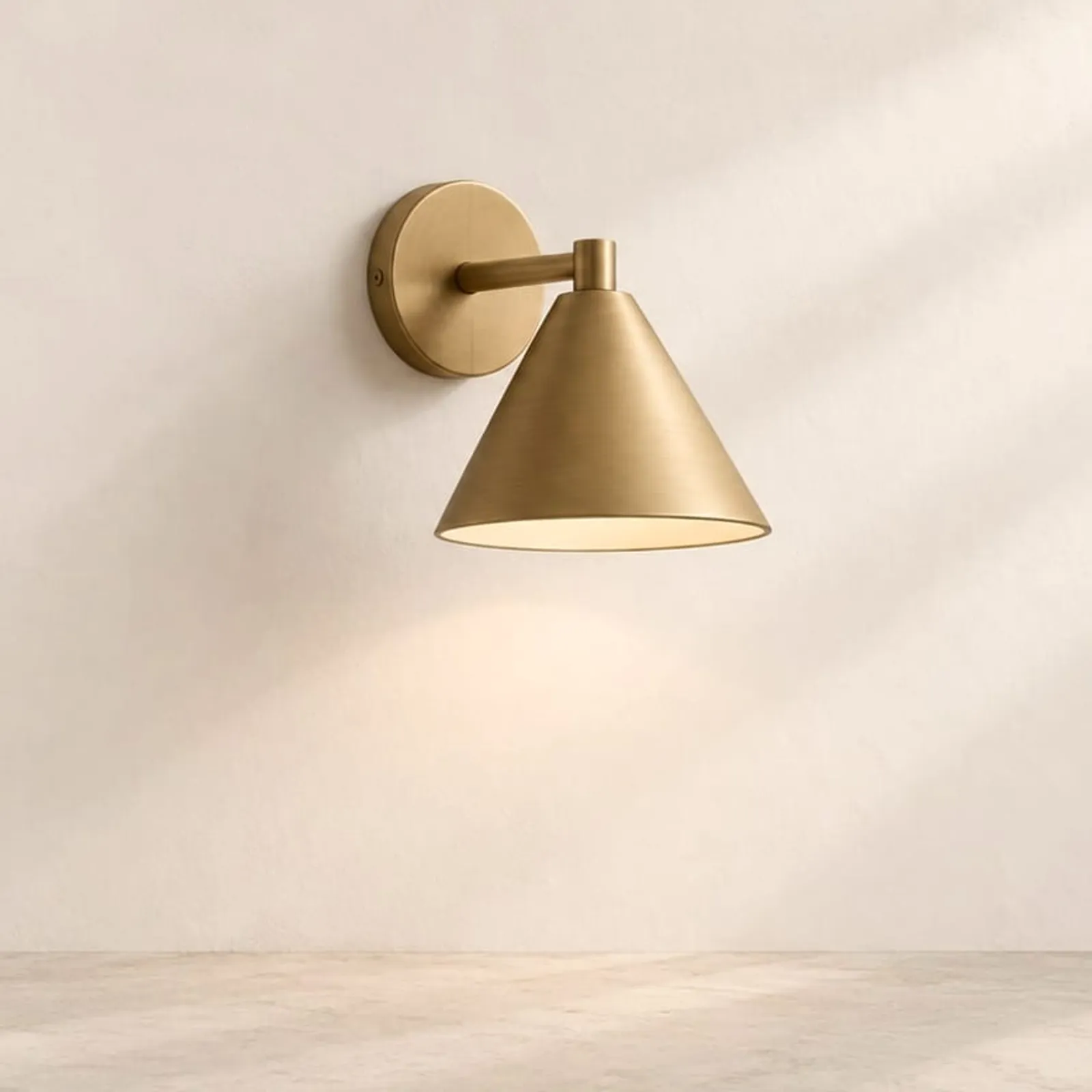Vägglampa Korn Mässing - bild 1