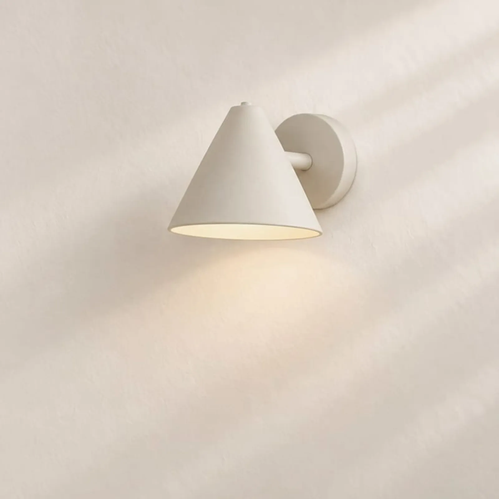 Vägglampa Gran Kritvit - bild 1