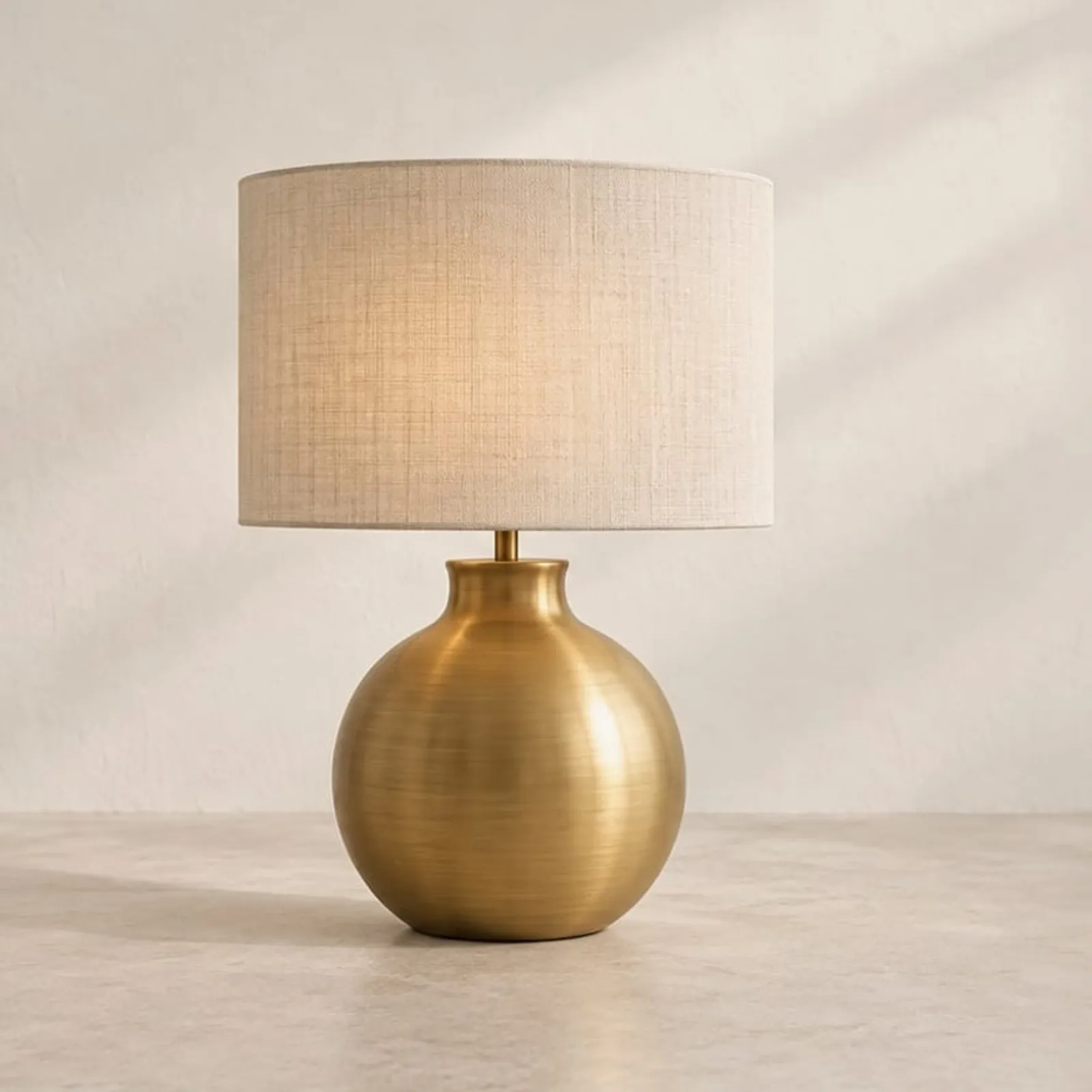 Lampe de table Strand en laiton - image 1