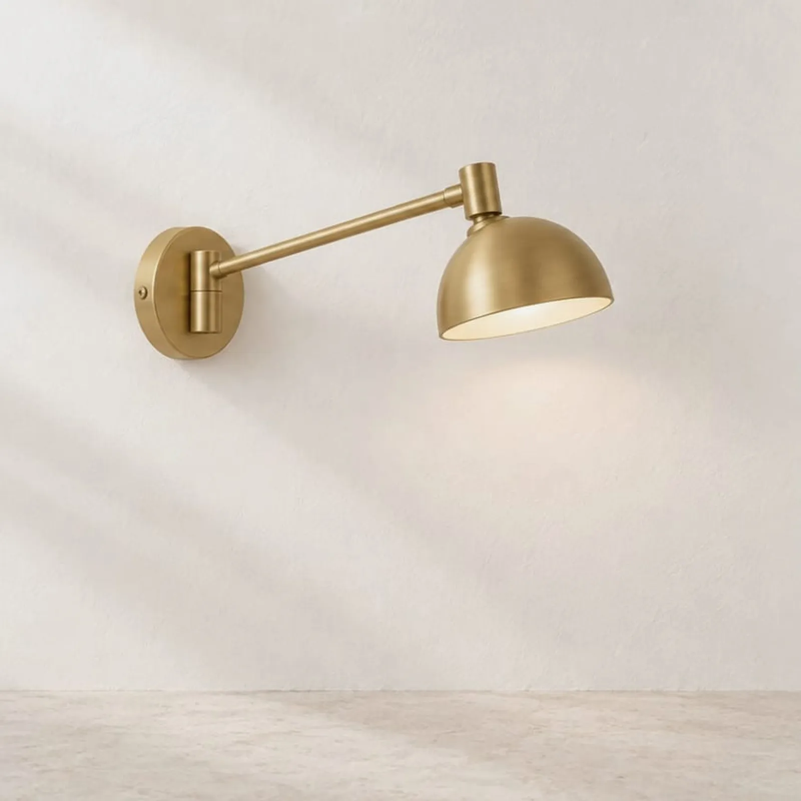 Vägglampa Grund Mässing - bild 1