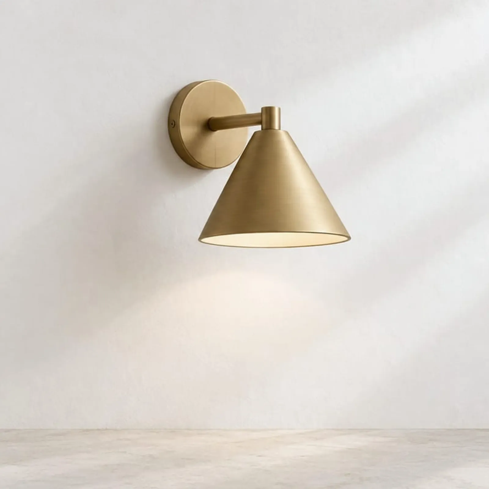 Vägglampa Gran Mässing - bild 1